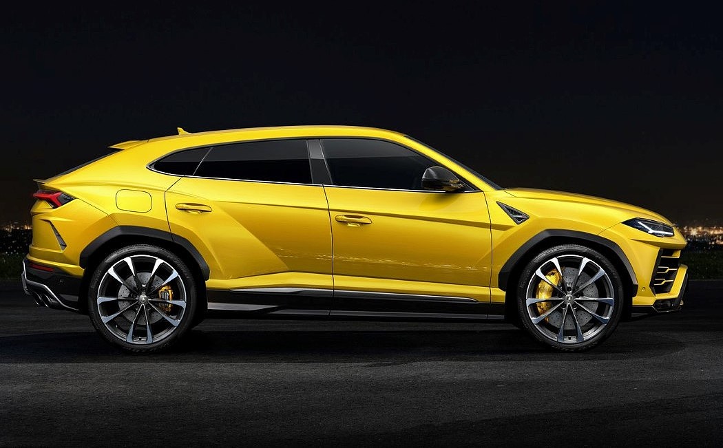 Lamborghini，automobile，yellow，Luxury car，outdoors，Travel，