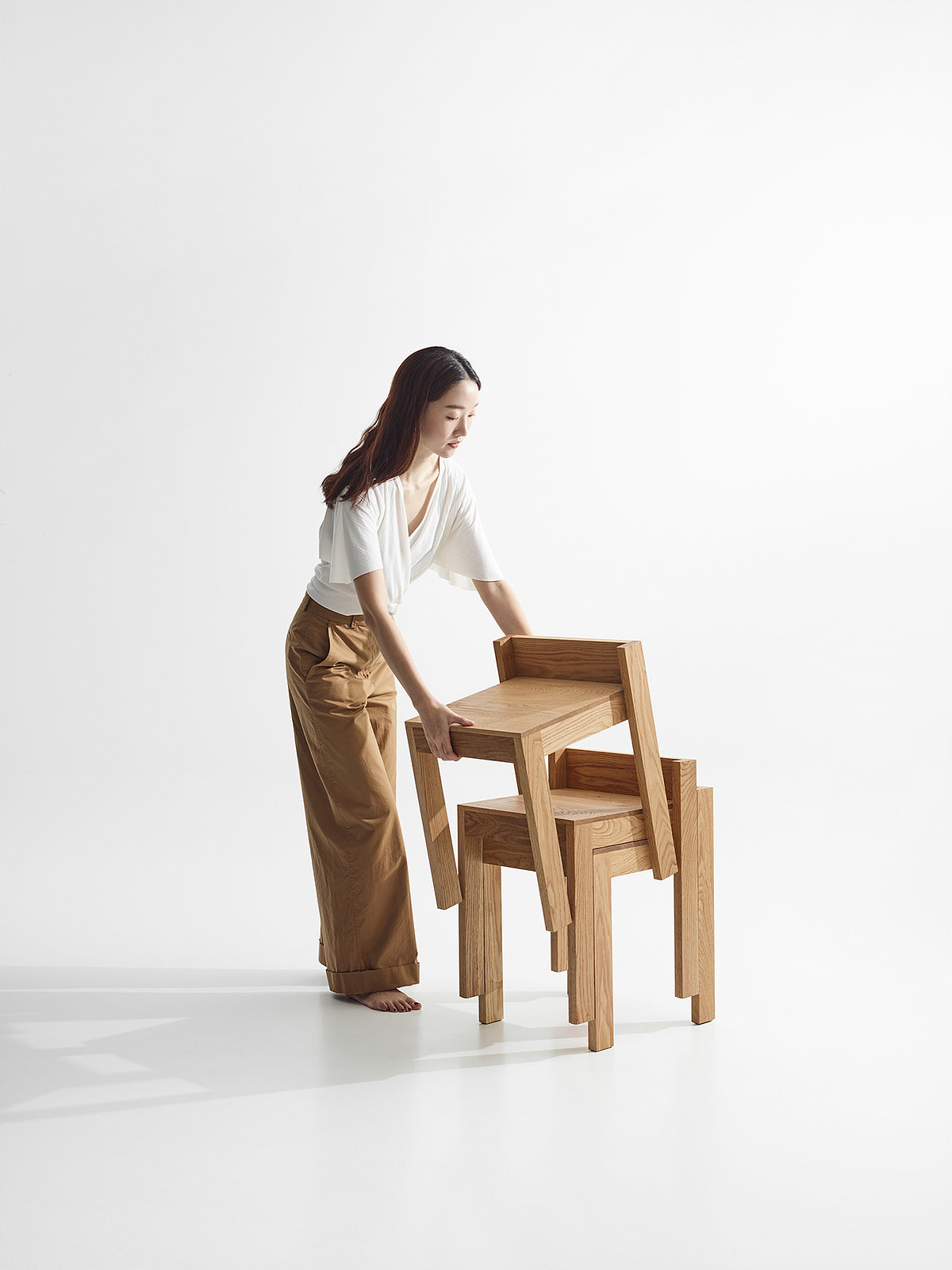 Foldable，Minimalist，Save space，Meet various lifestyles，Surface Chair 380，