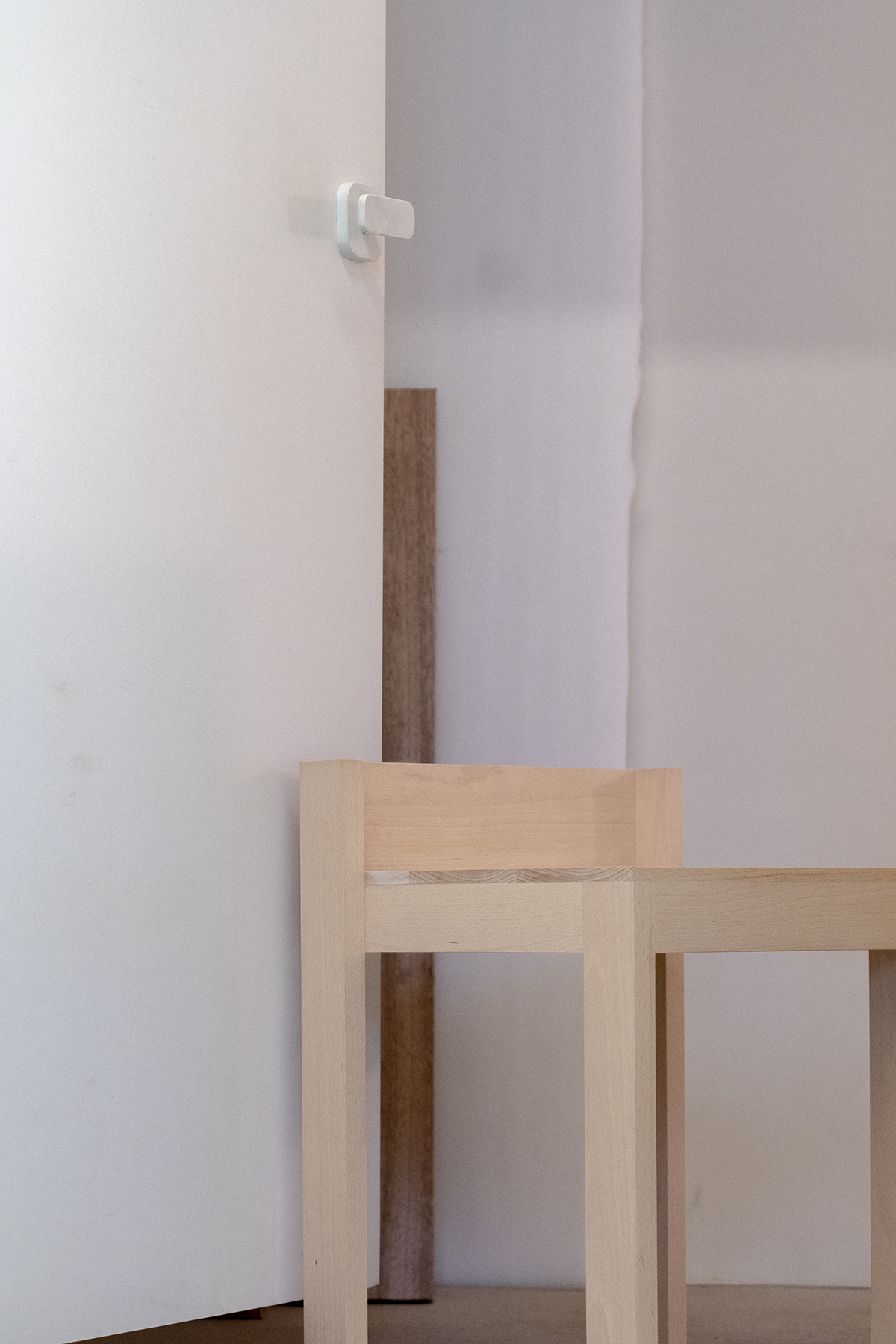 Foldable，Minimalist，Save space，Meet various lifestyles，Surface Chair 380，