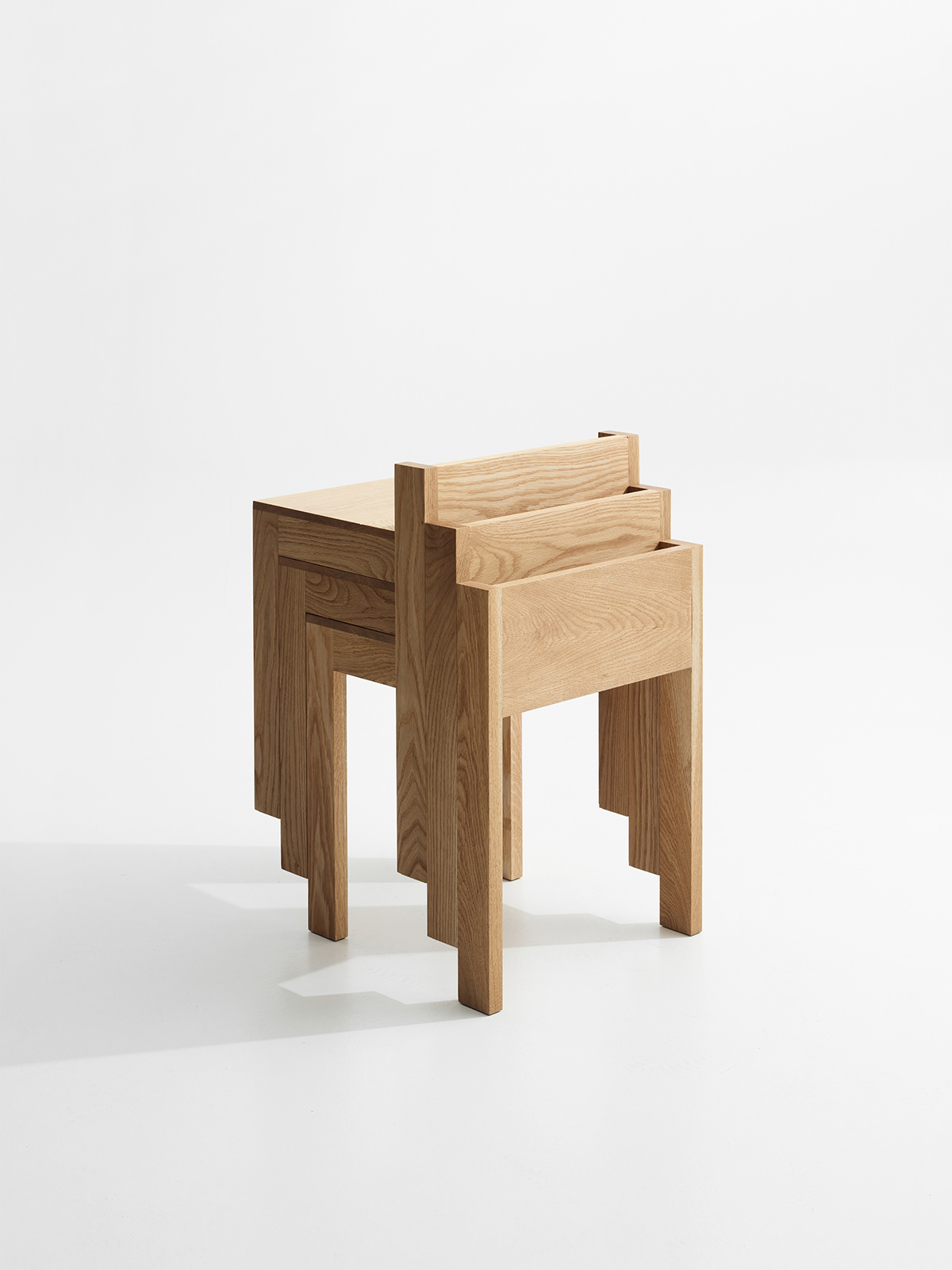 Foldable，Minimalist，Save space，Meet various lifestyles，Surface Chair 380，