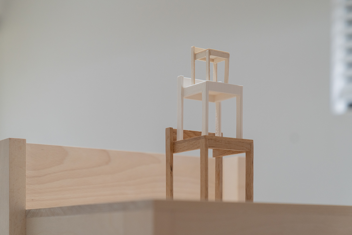 Foldable，Minimalist，Save space，Meet various lifestyles，Surface Chair 380，