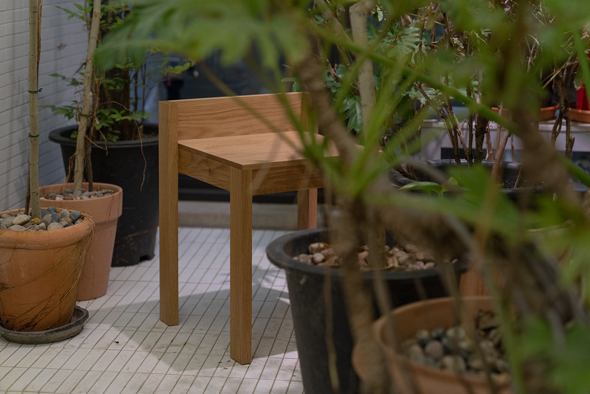 Foldable，Minimalist，Save space，Meet various lifestyles，Surface Chair 380，