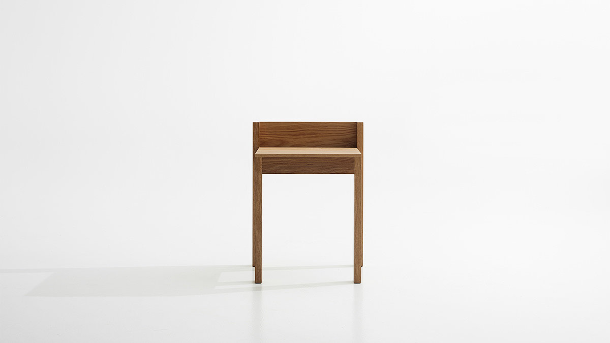 Foldable，Minimalist，Save space，Meet various lifestyles，Surface Chair 380，
