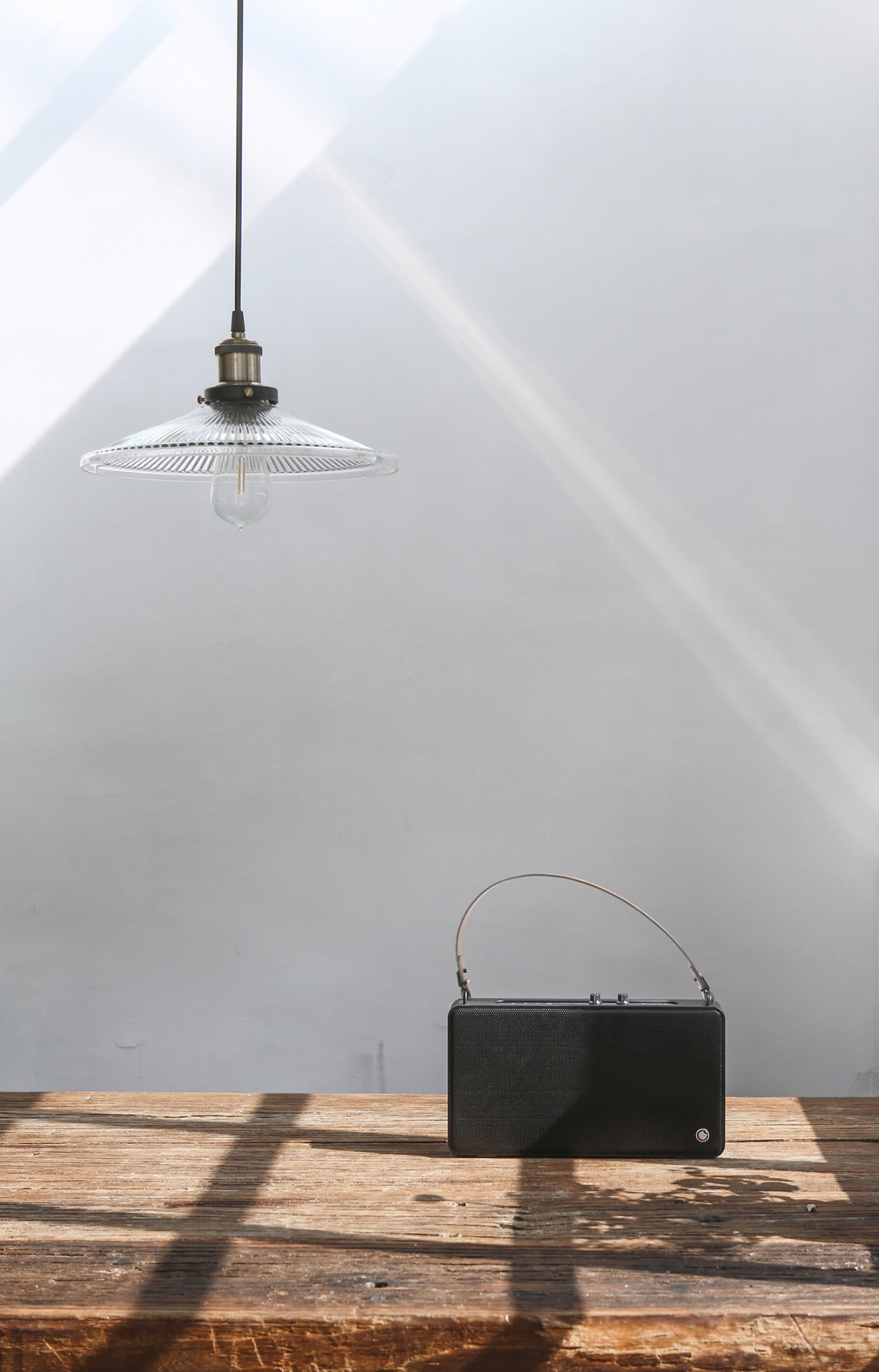 loudspeaker box，sound，Square box，Simplicity，Plain and clean，intelligence，