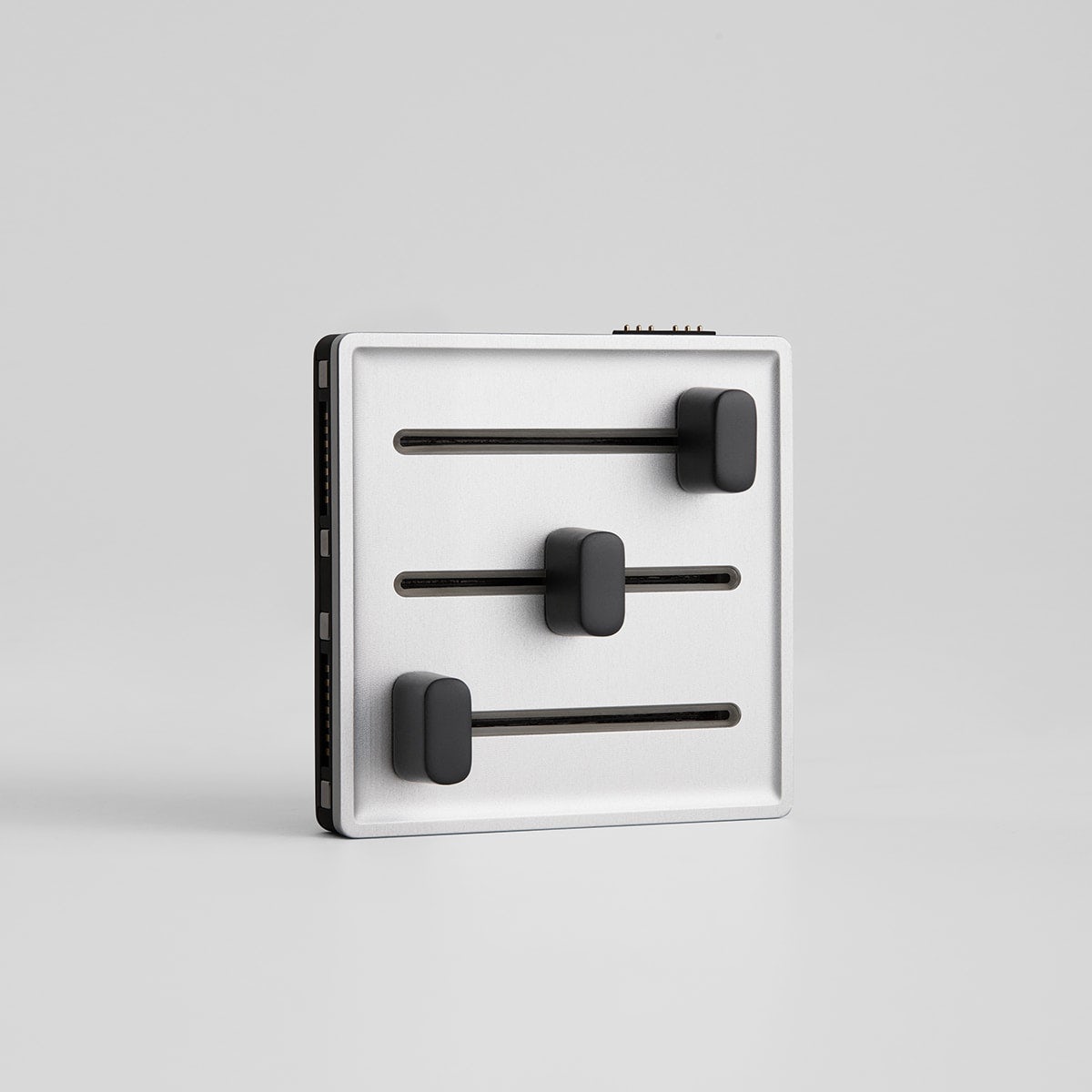 Monogram，modularization，Creative console，Interface，Multiple functions，