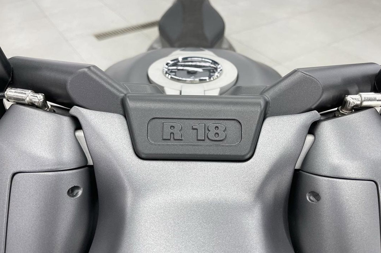 motorcycle，locomotive，bmw，