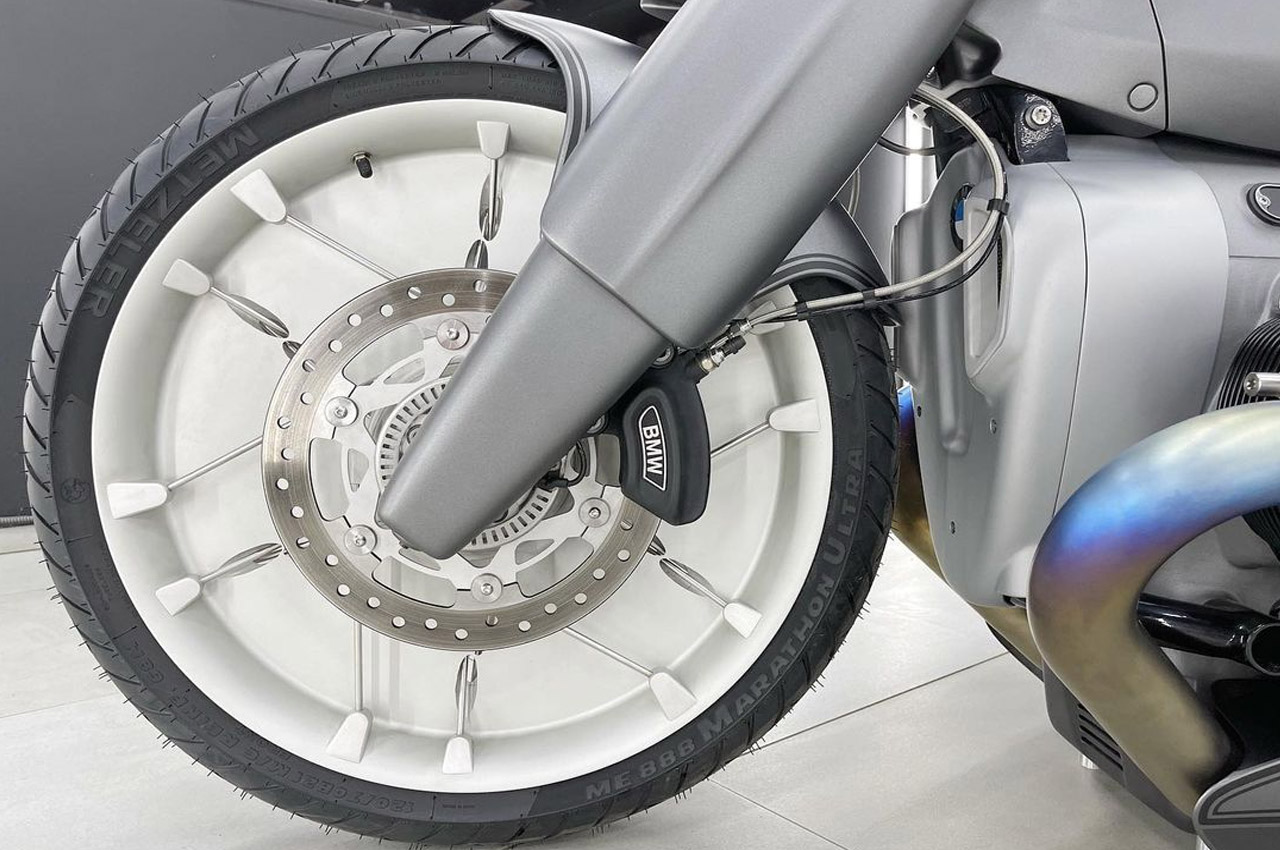 motorcycle，locomotive，bmw，