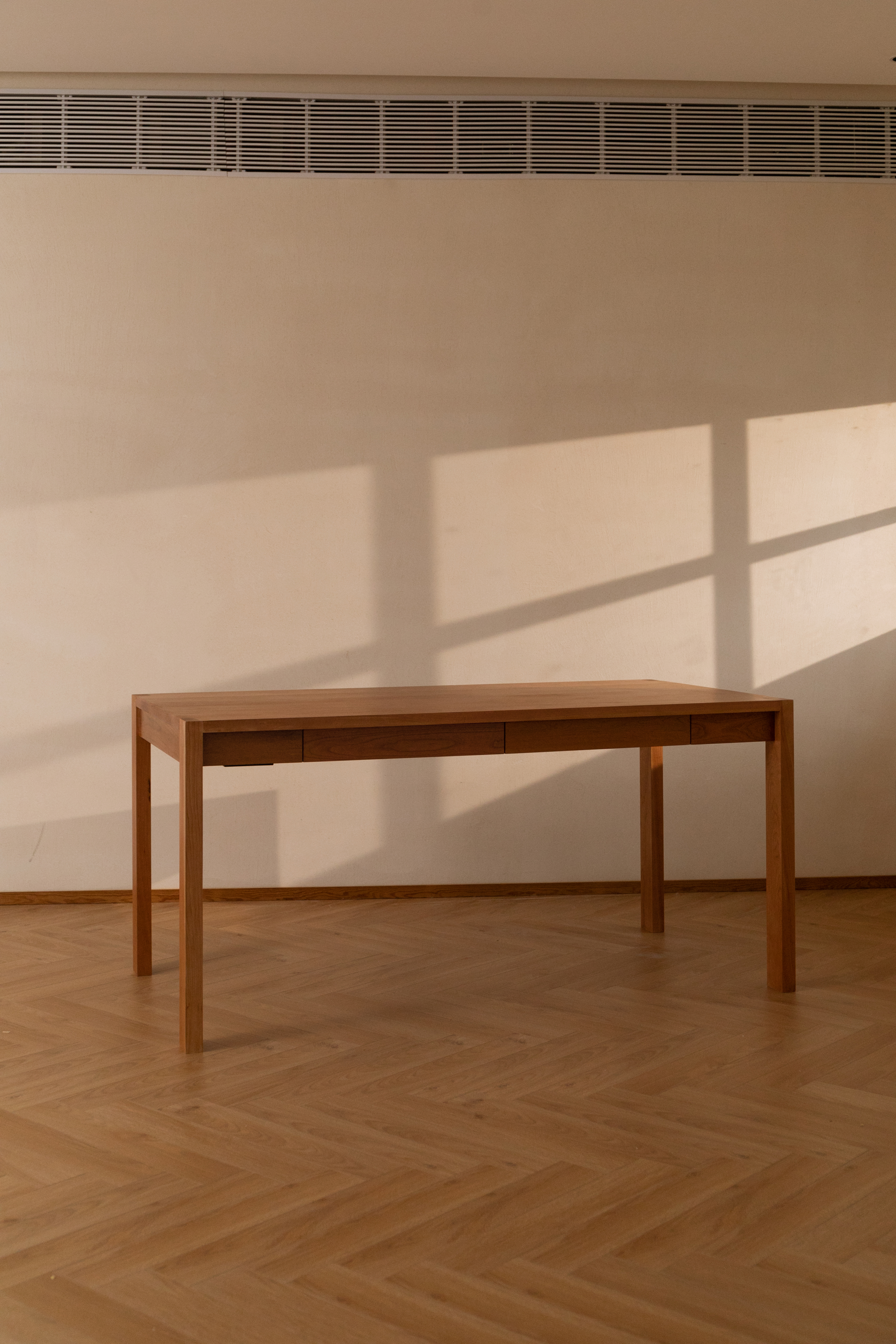 Japanese / Nordic / Yuji; Solid wood dining table; Drawer storage，