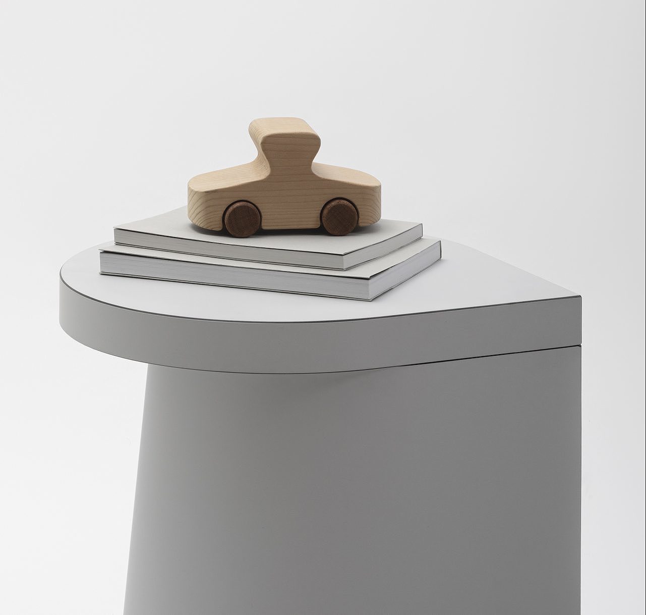 Memphis，Beep Beep，Coffee table，stool，outline，