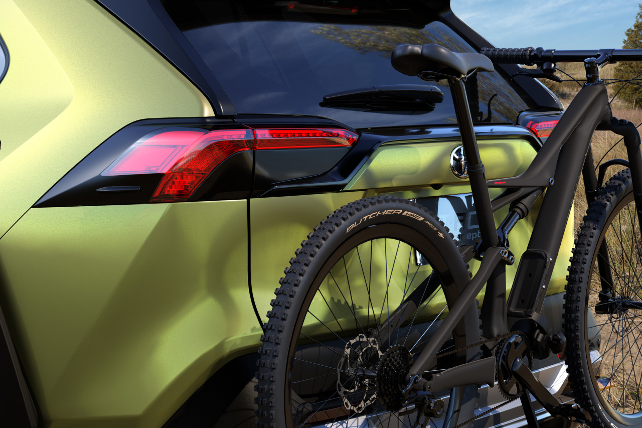 automobile，Toyota，green，yellow，2017 Los Angeles Auto Show，