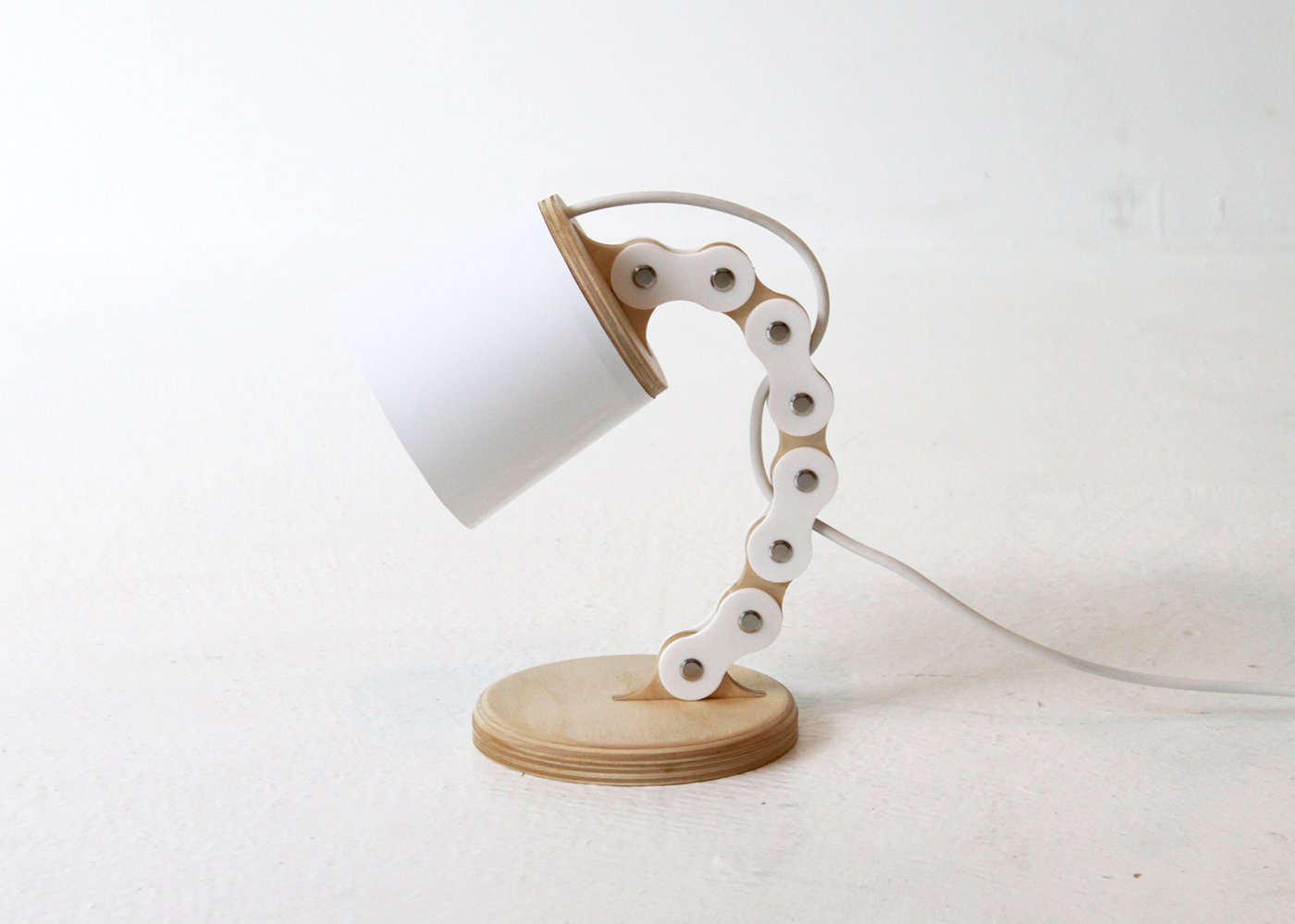 wire，ceramics，Birch plywood ，B-chain lamp，