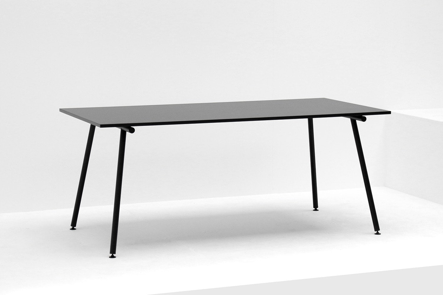 Table，Small，Storage space，steel，black，