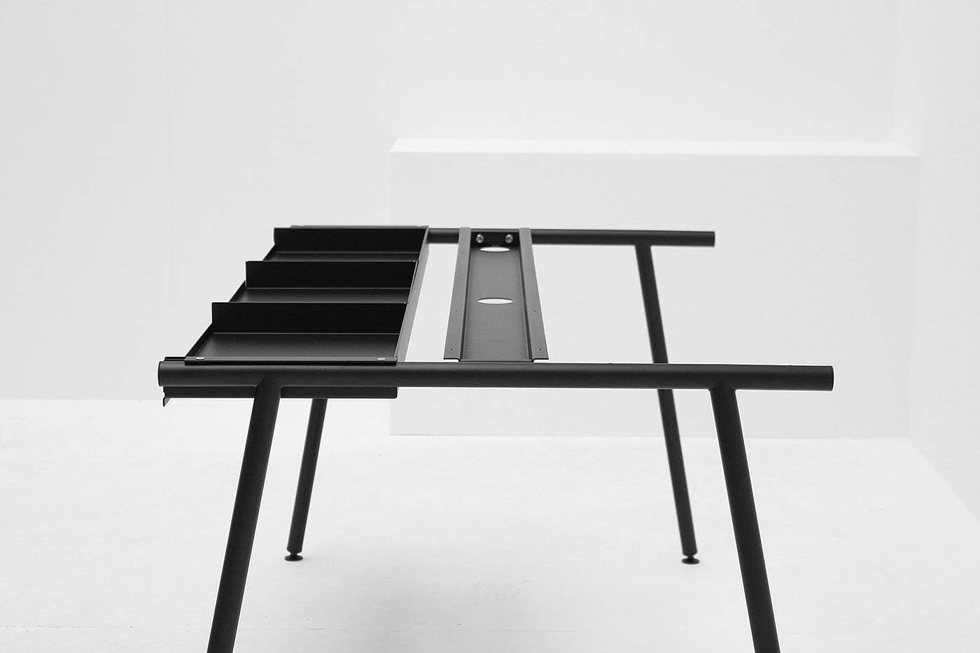 Table，Small，Storage space，steel，black，