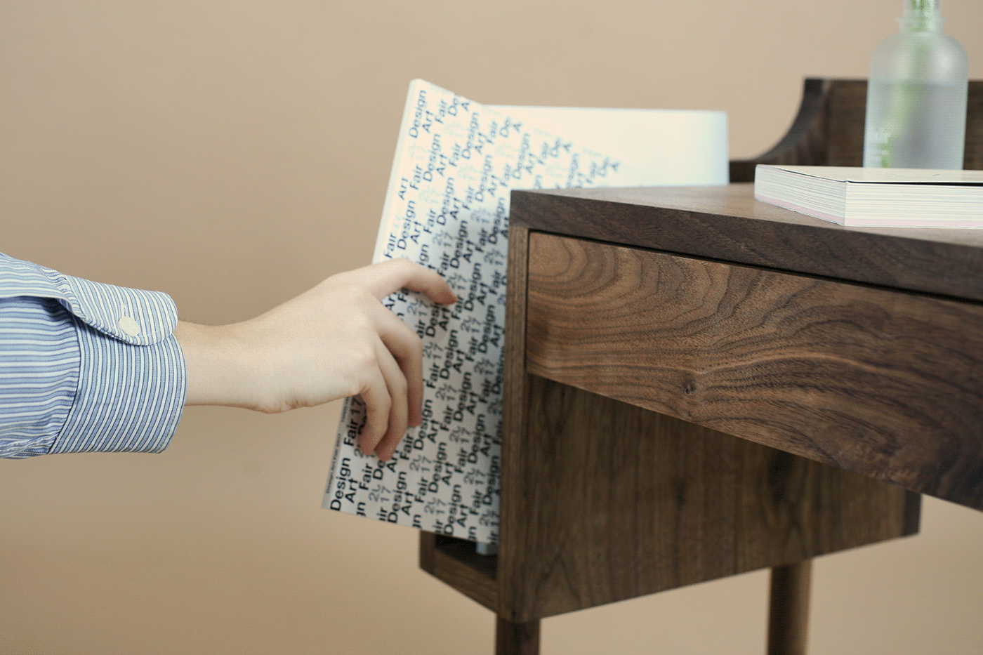 Table，wooden ，Simplicity，