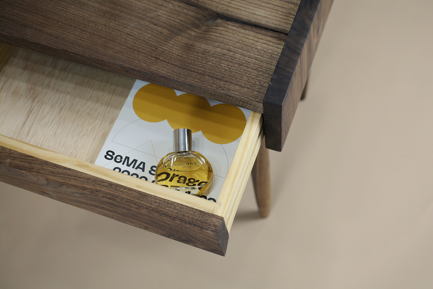 Table，wooden ，Simplicity，