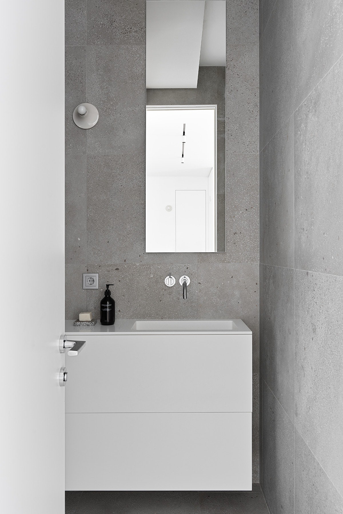 Dinamo Apartment，Minimalist，residence，