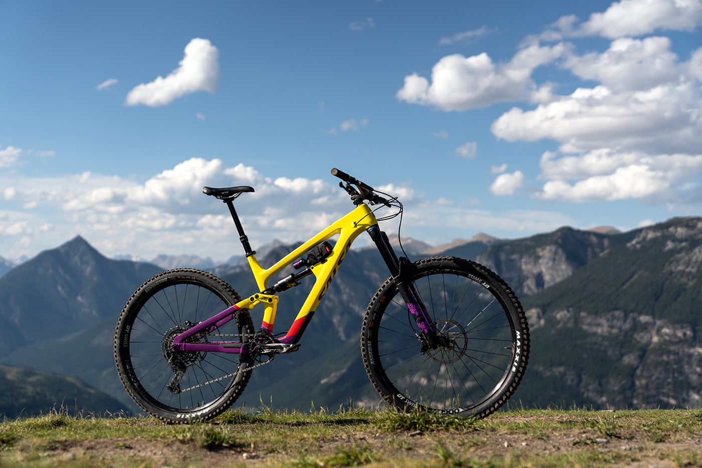 Bicycle，Mountain bike，carbon fibre，