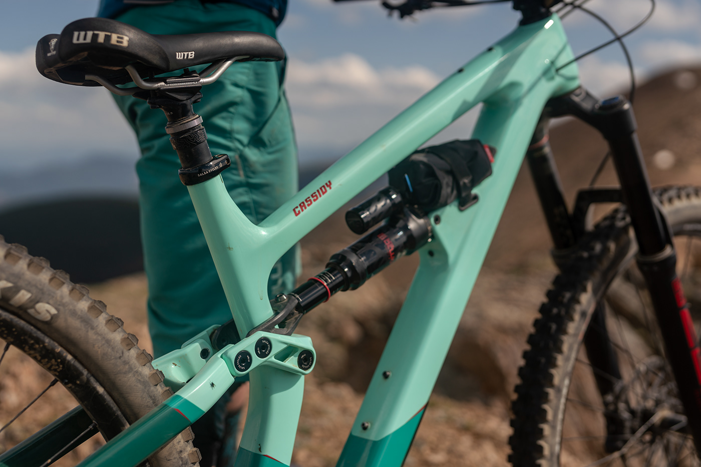 Bicycle，Mountain bike，carbon fibre，