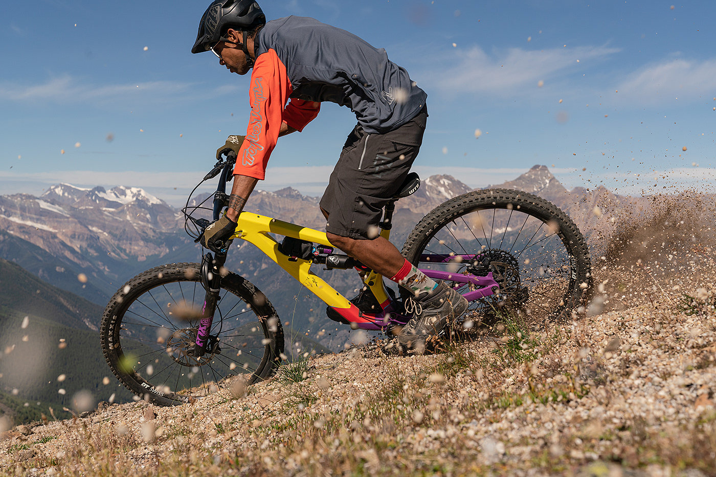Bicycle，Mountain bike，carbon fibre，