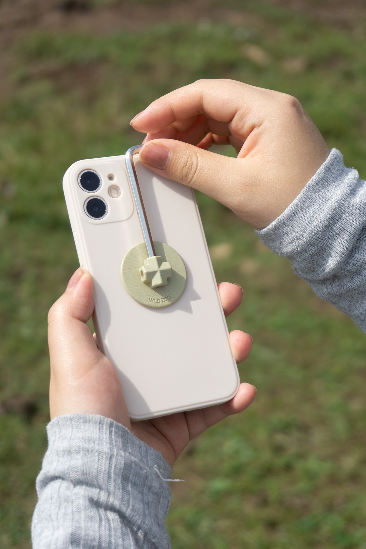 Mobile phone bracket，practical，tool，