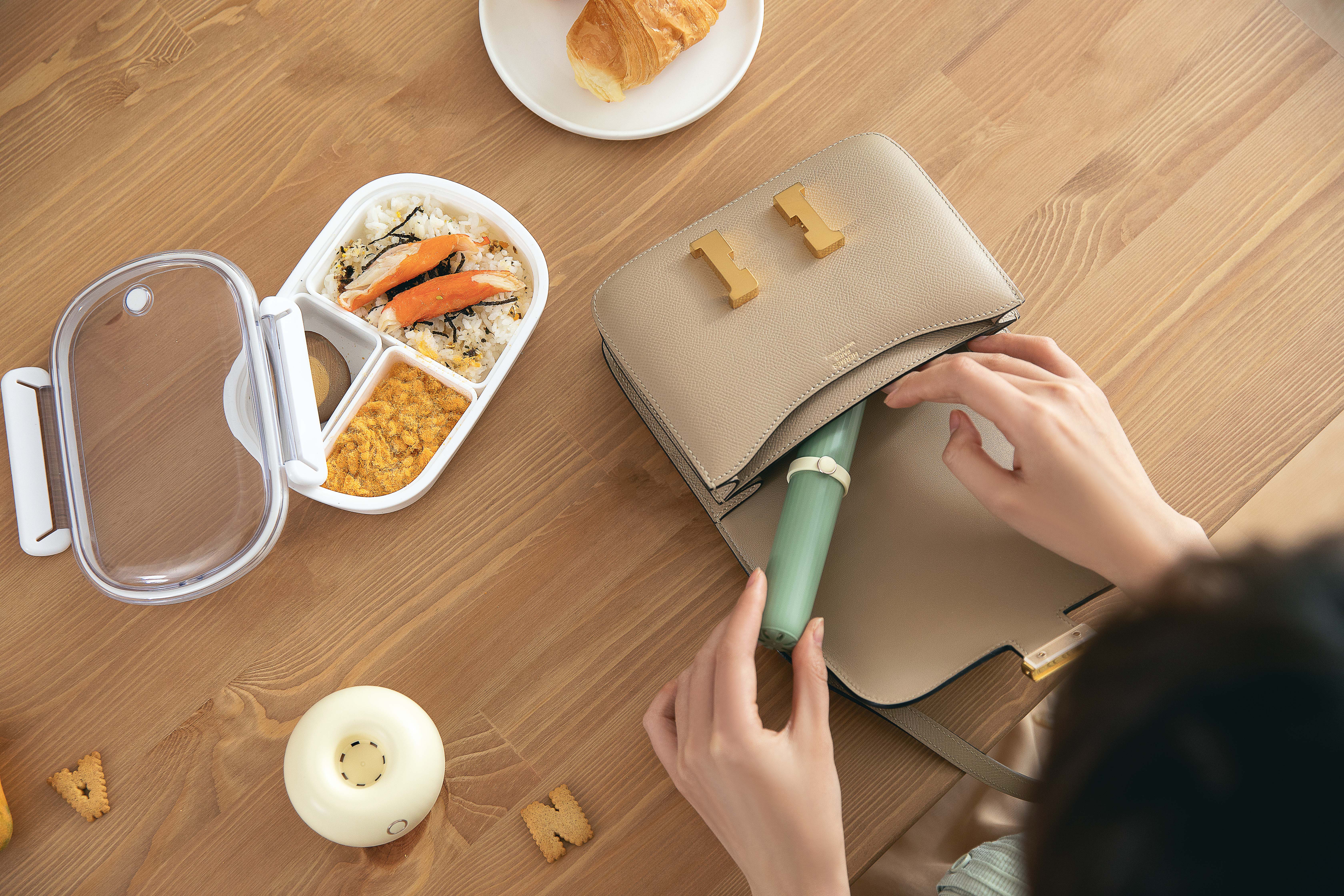 Tableware disinfection, portable and compact，