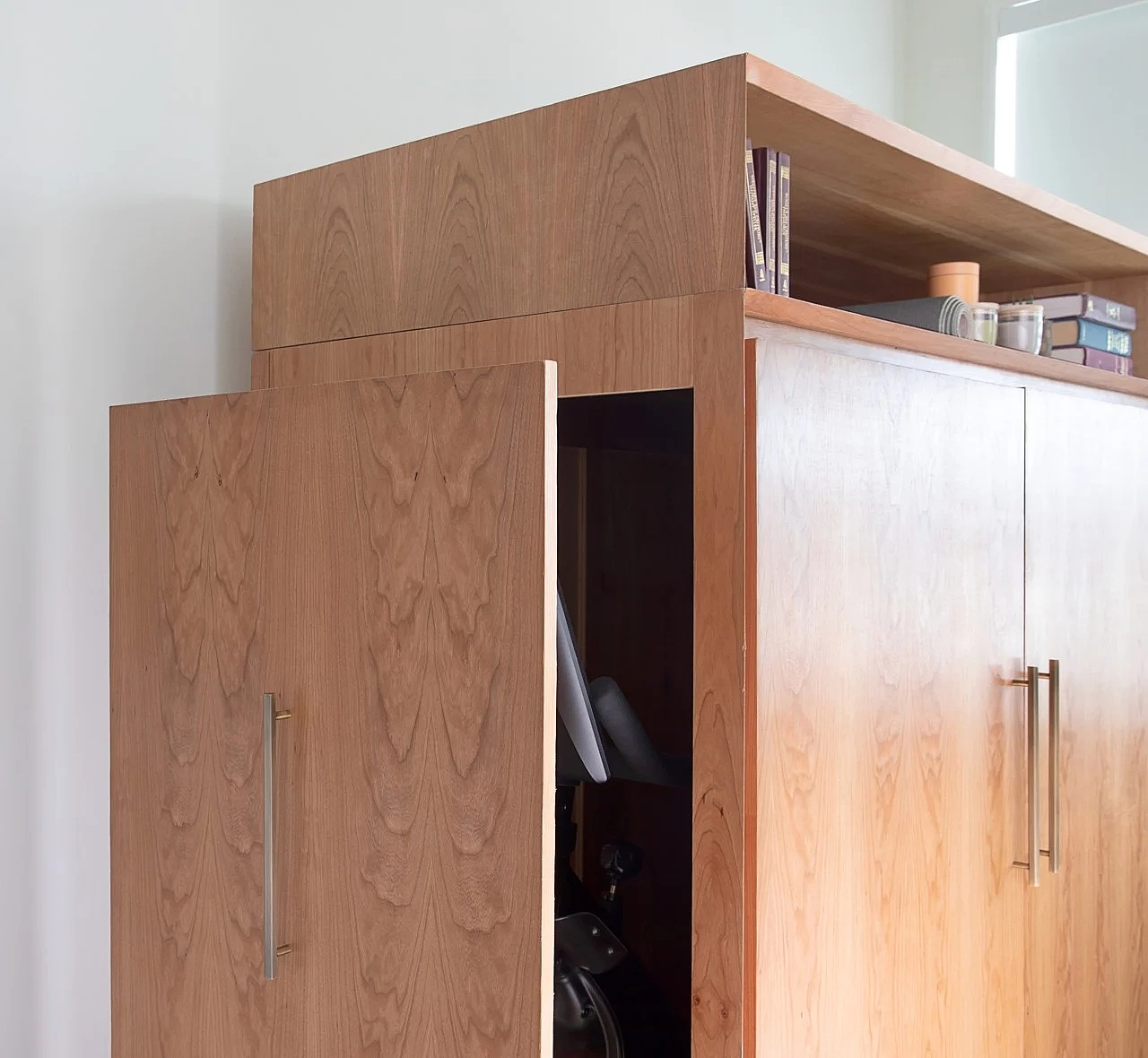 cupboard，furniture，Exercise bike cabinet，practical，wooden ，
