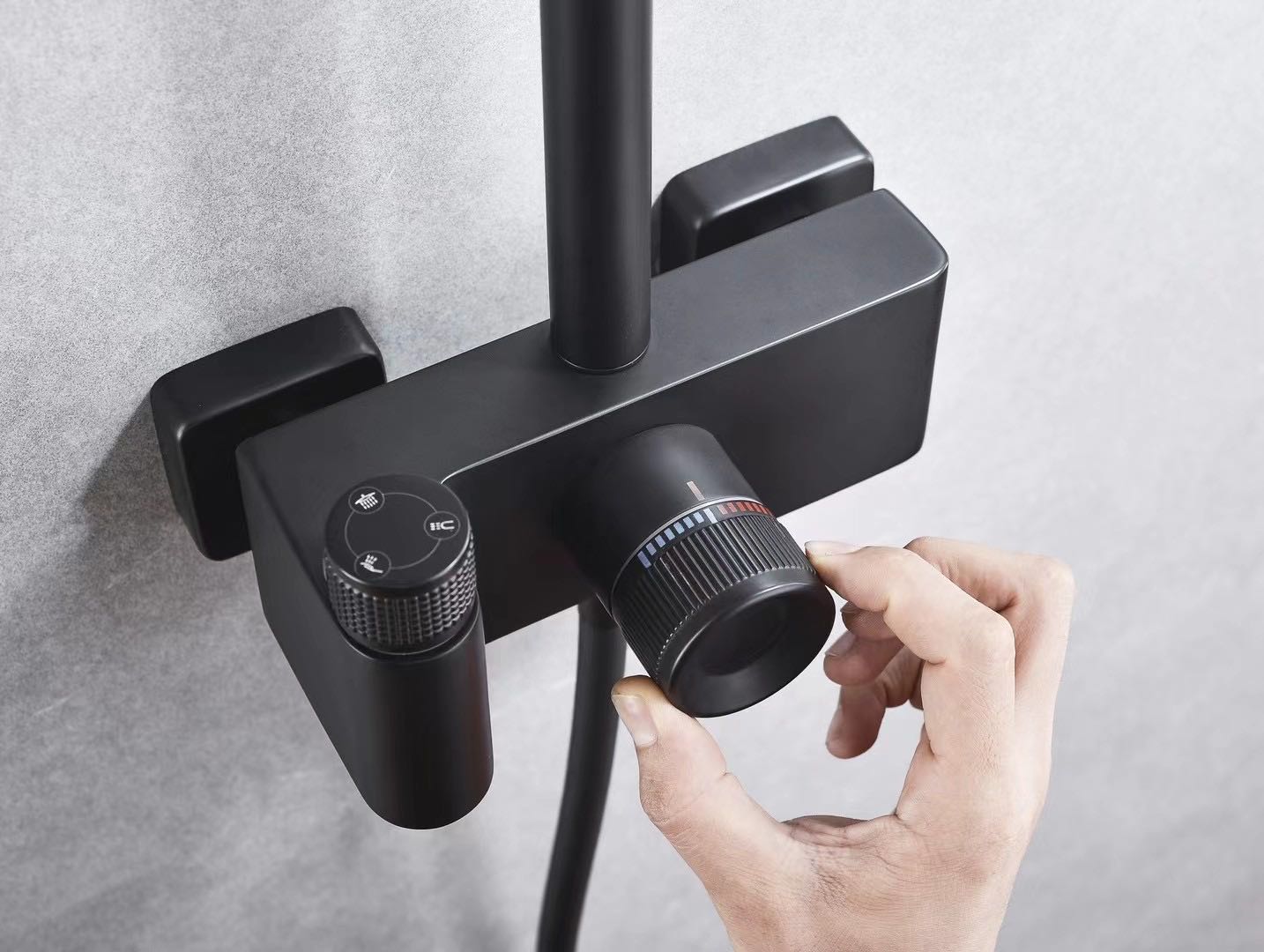 Cross border thinking originates from classic works，Big shower，Light luxury，