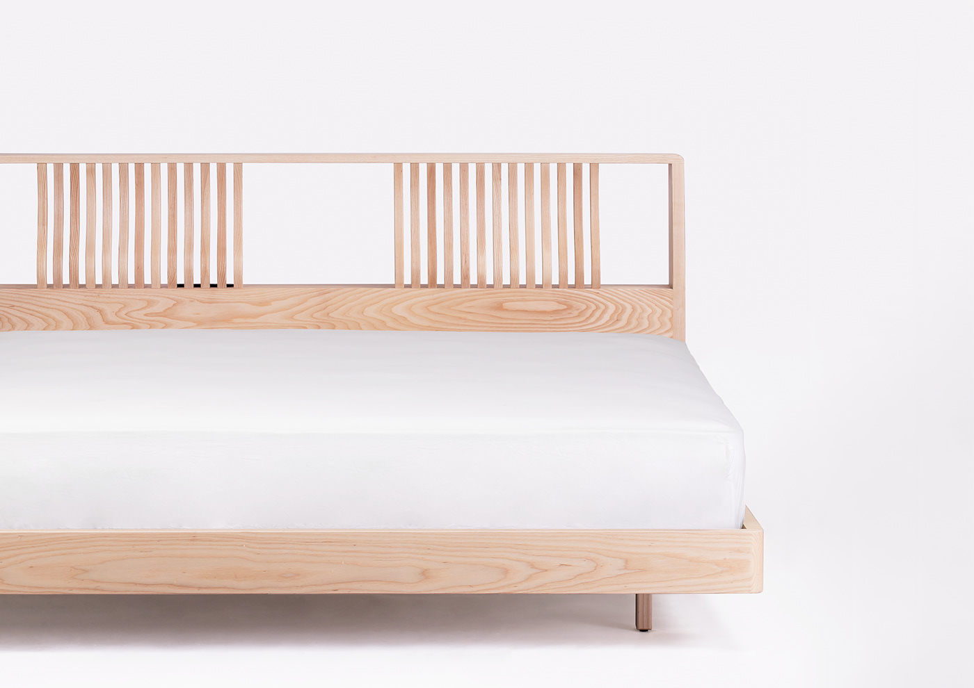 Bed，I am，furniture，woodiness，