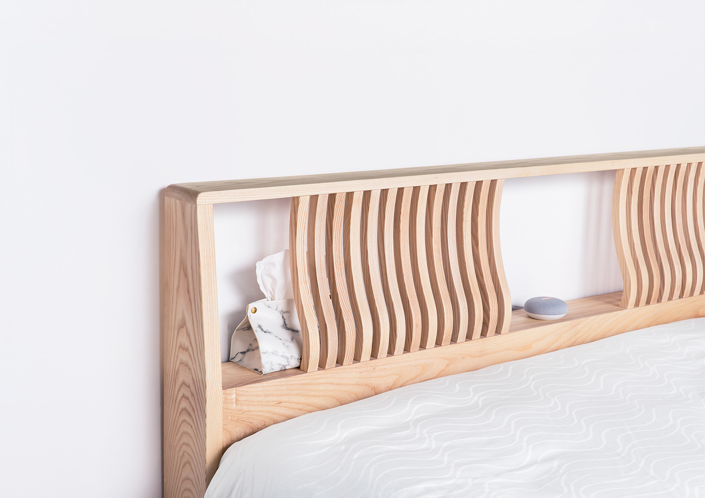 Bed，I am，furniture，woodiness，