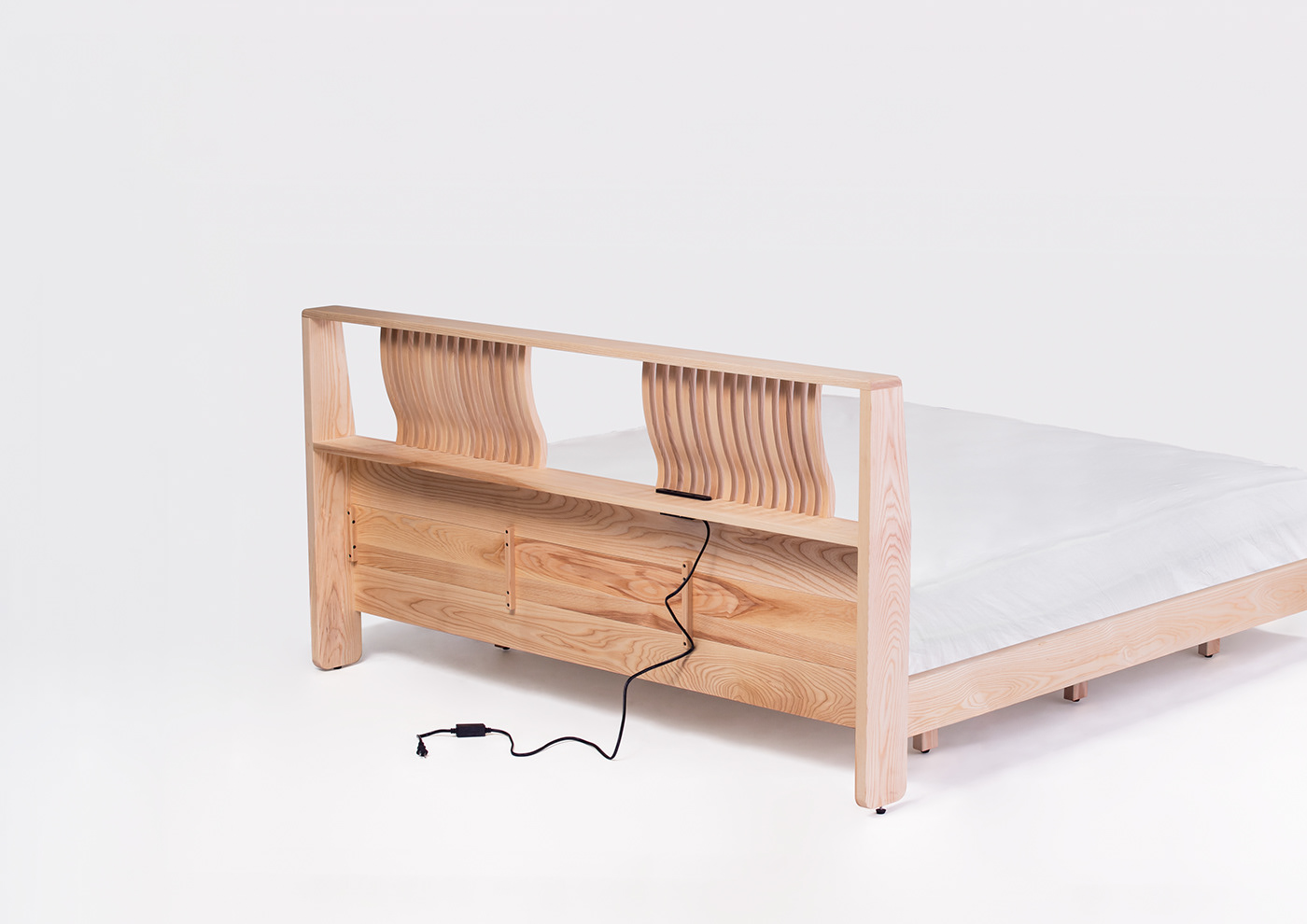 Bed，I am，furniture，woodiness，