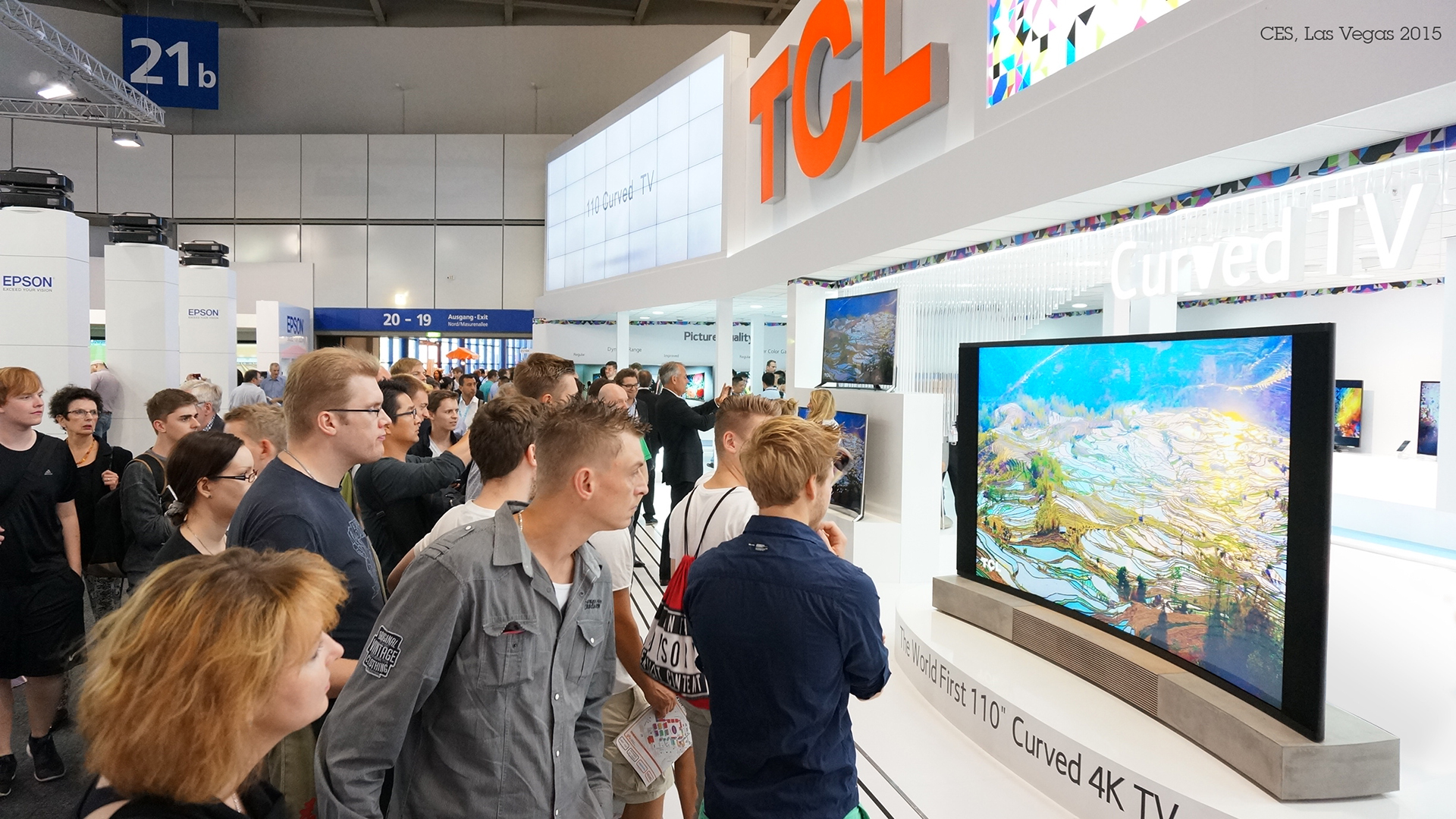 curvature，Television，Concrete，wood，