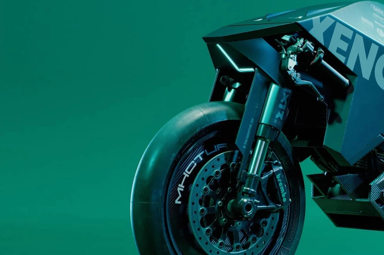 motorcycle，Cool，High center of gravity，black，white，