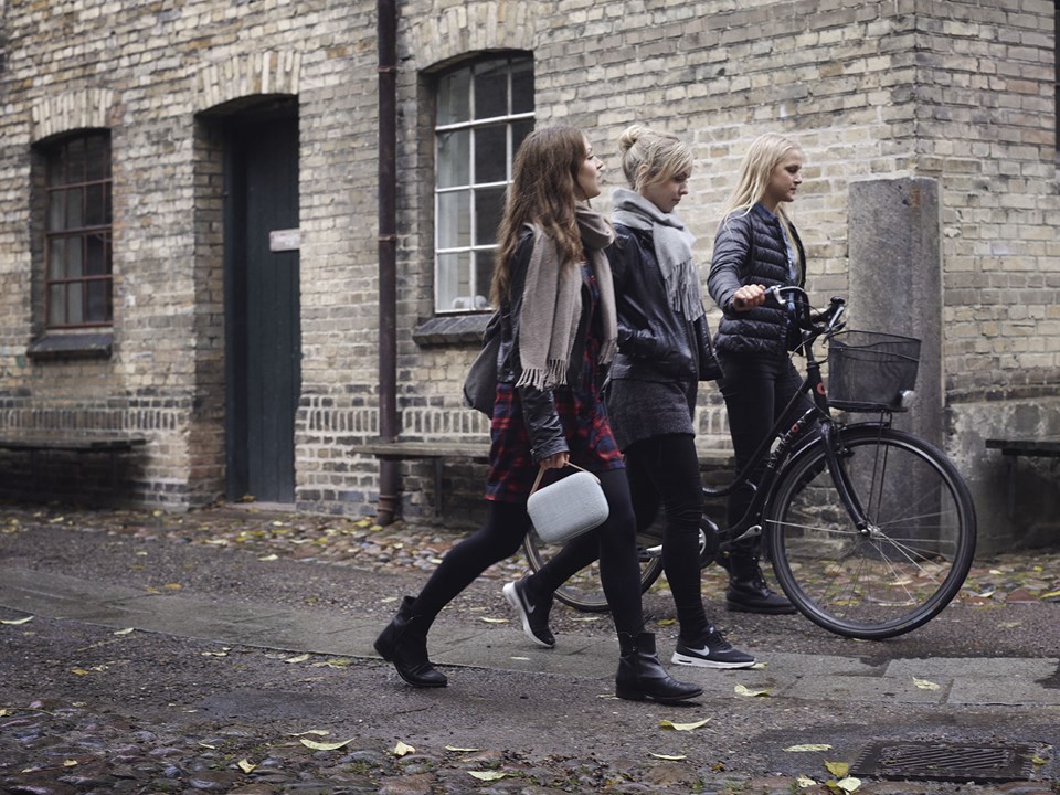 loudspeaker box，speaker，sound，cloth，senior，