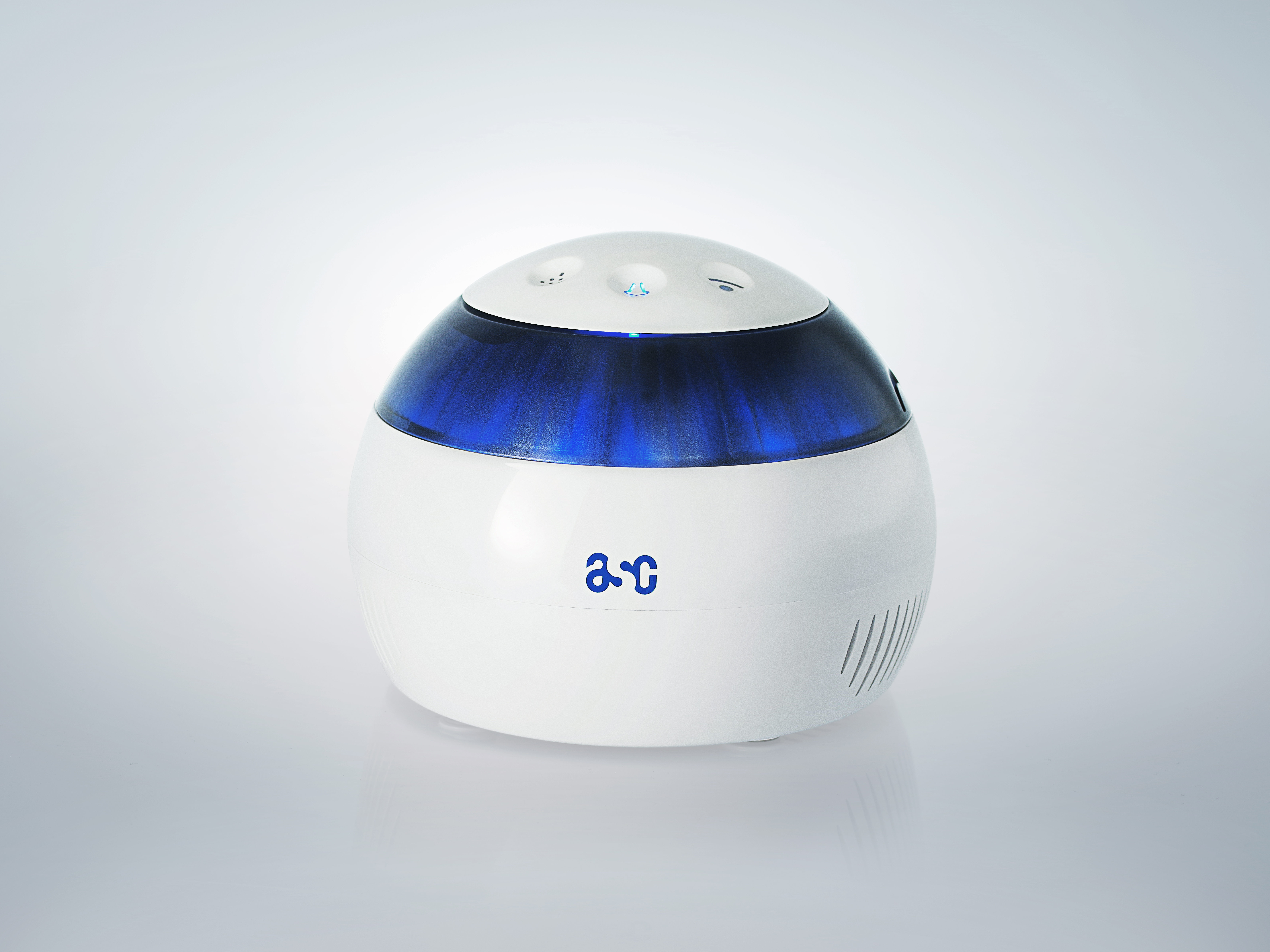 Multifunctional atomizing therapeutic apparatus，