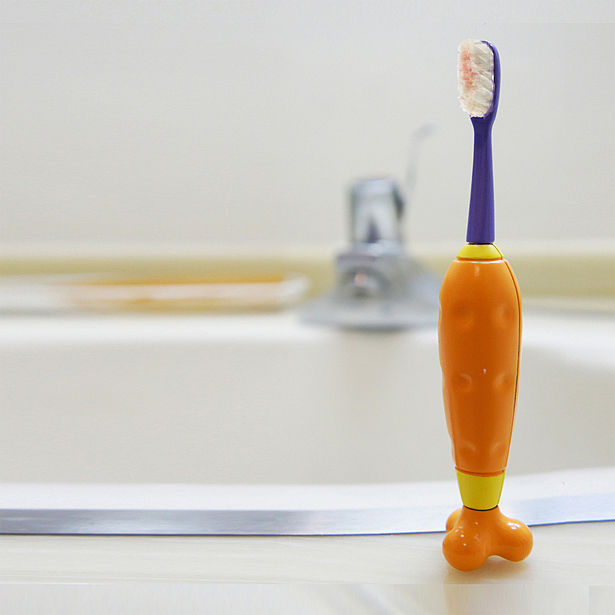 Ttone Interaction Toothbrush Plays Music as Your Children Brushing