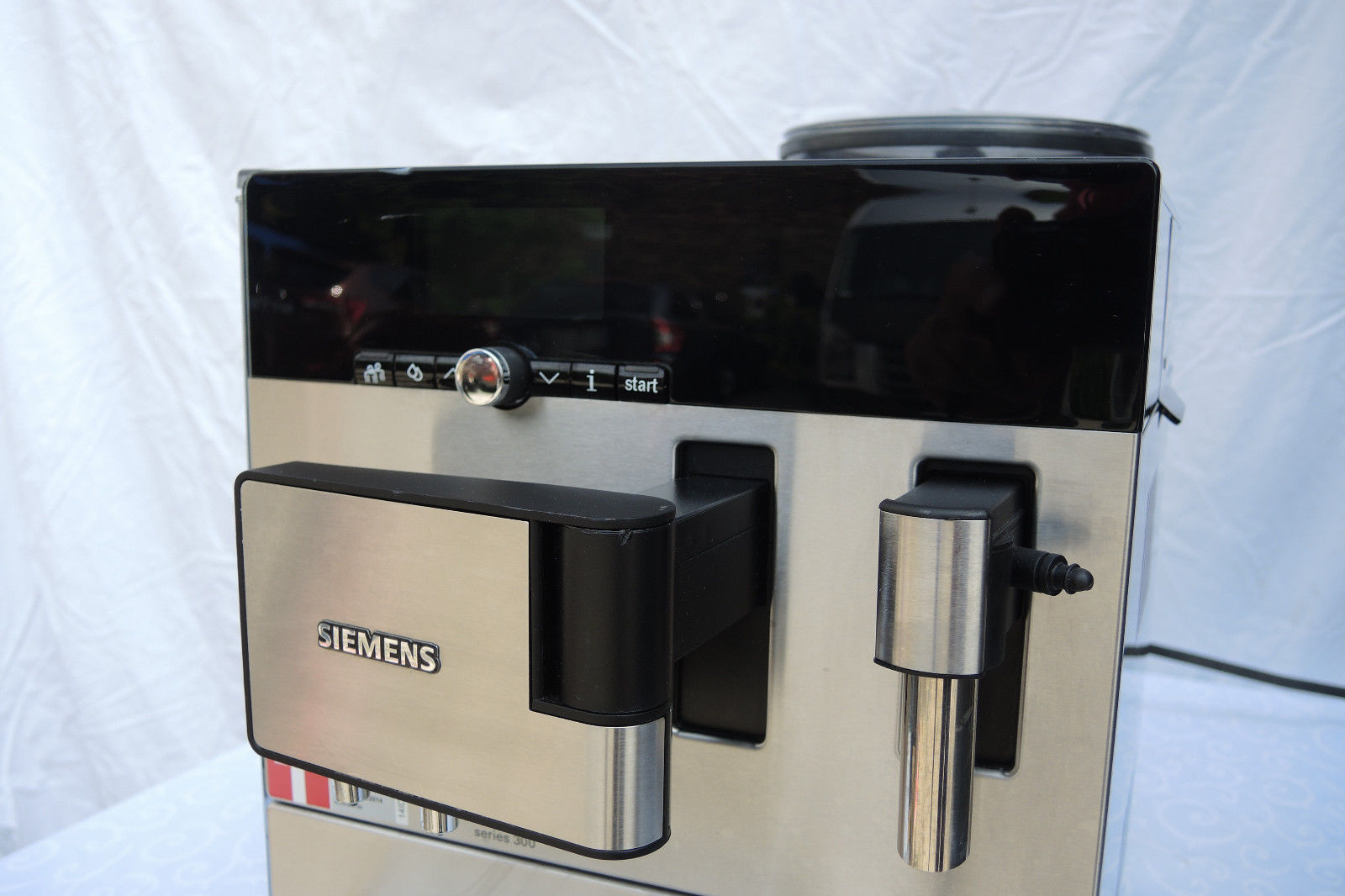 kitchen，Coffee machine，silver，Siemens，EQ.8，