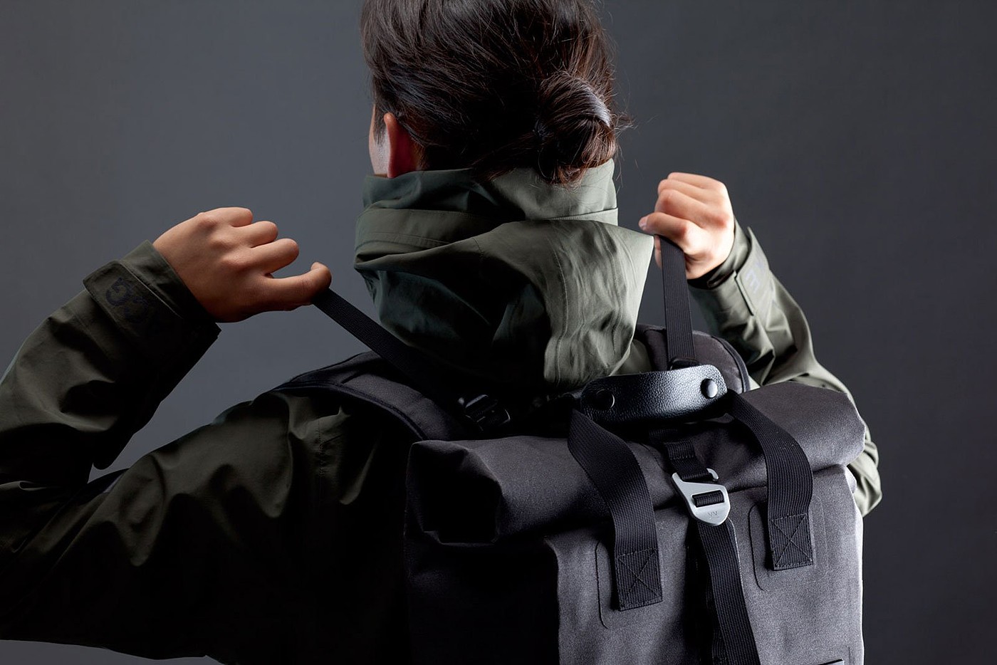 600D polyester fabric，led，Charging pocket，Damping technology，knapsack，