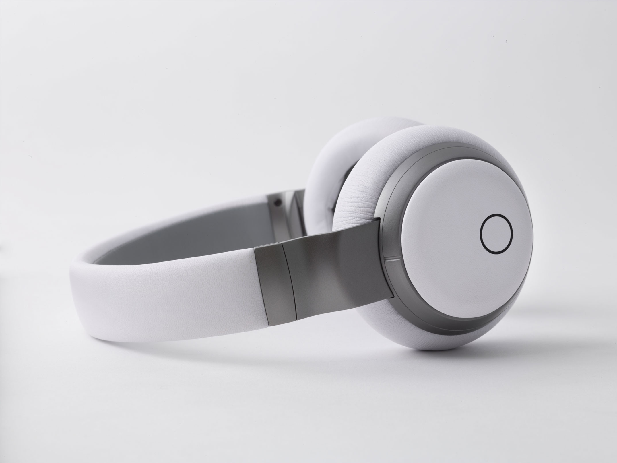 Aivvy Q，Wireless Bluetooth headset，2016 red dot award，2016CES，2017IDA，2017idea Award，Intelligent music platform，Internet of things headset，