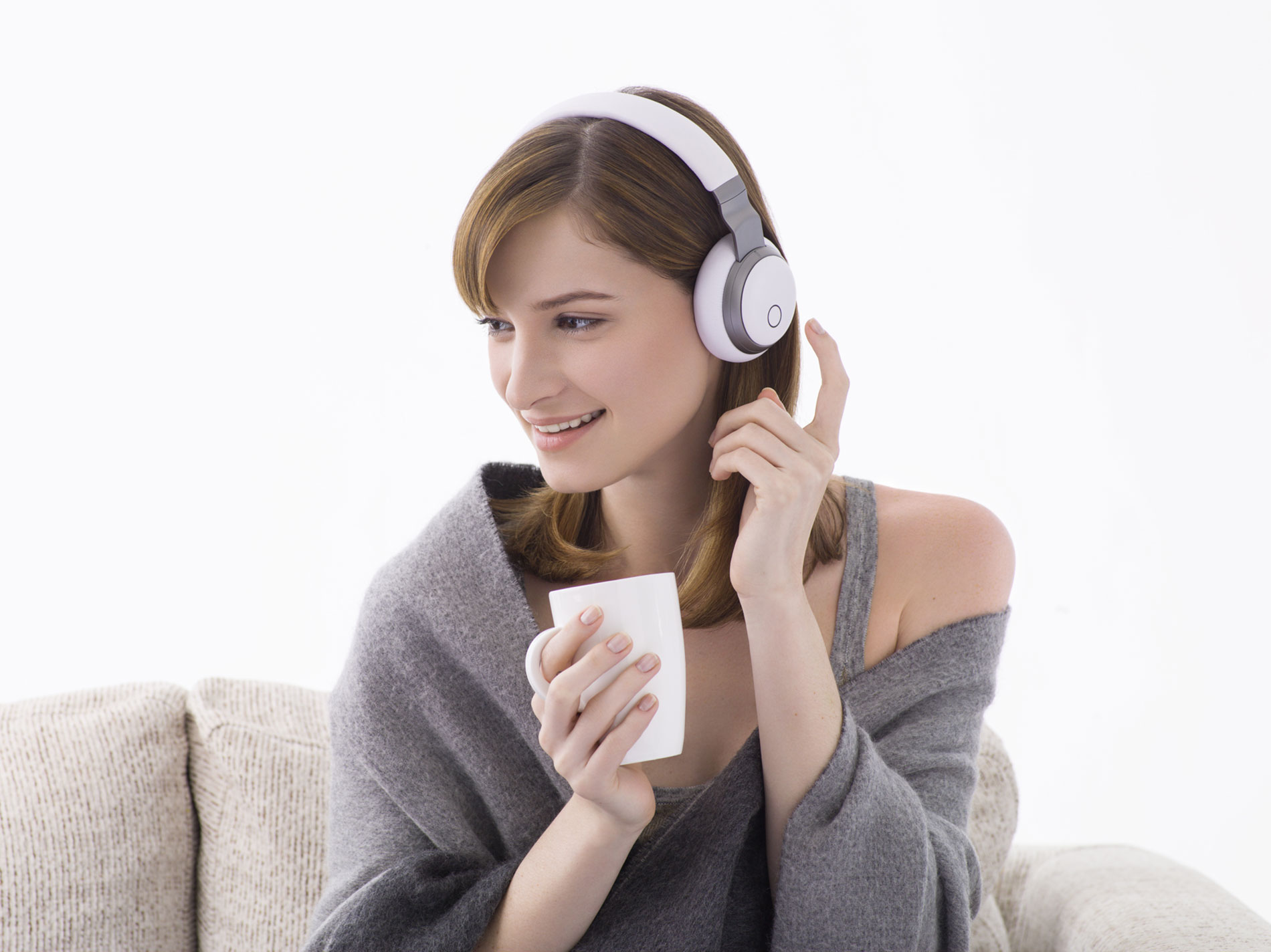 Aivvy Q，Wireless Bluetooth headset，2016 red dot award，2016CES，2017IDA，2017idea Award，Intelligent music platform，Internet of things headset，