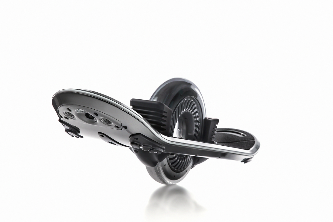 Magnesium material，Gizmos，DIY maintenance，multi-function，security，Intelligent regulation，Brushless motor，App control and management，Personal electric skateboard，