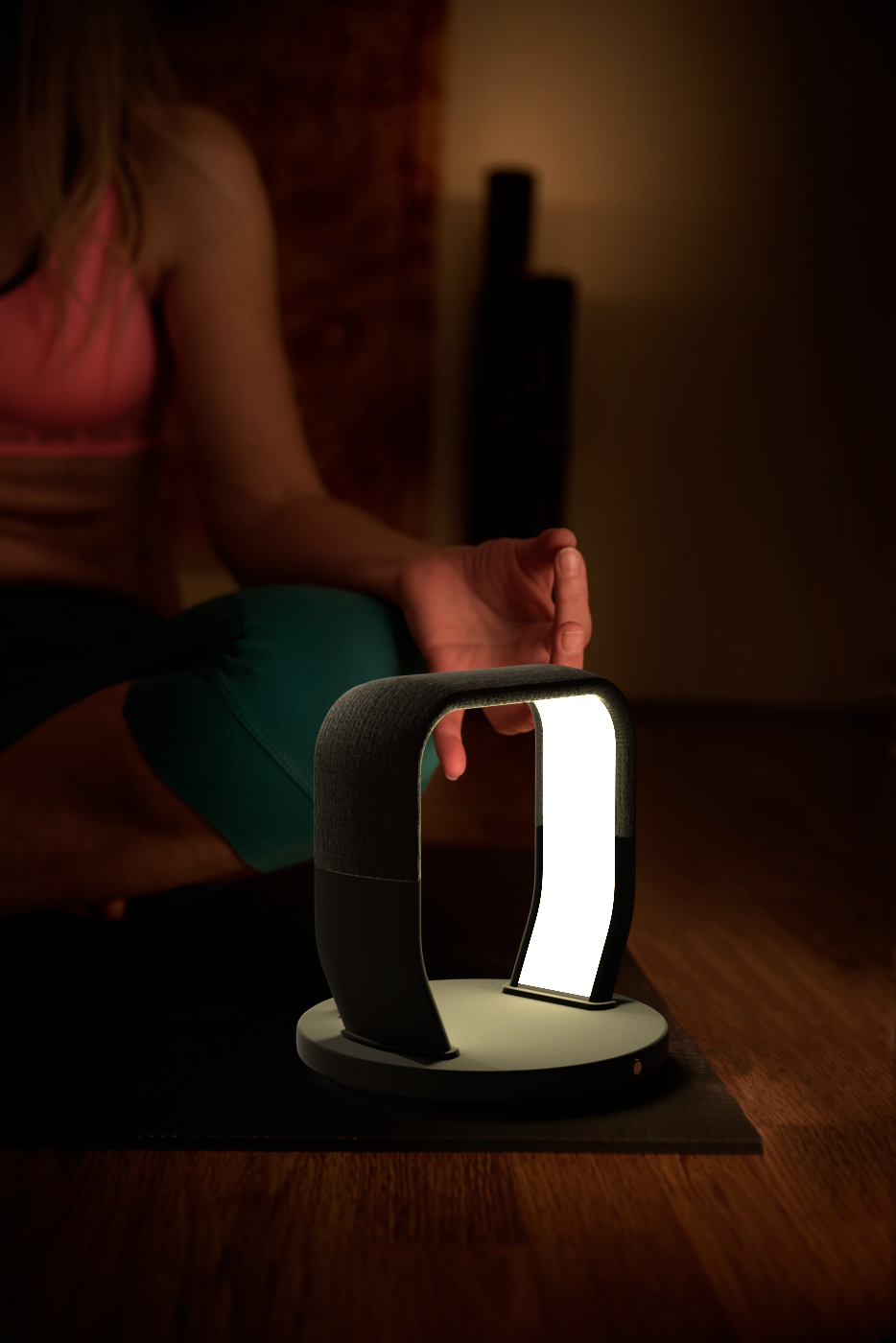 Design inspiration gas lamp，lamp，OLED lighting ，MobiLantern，