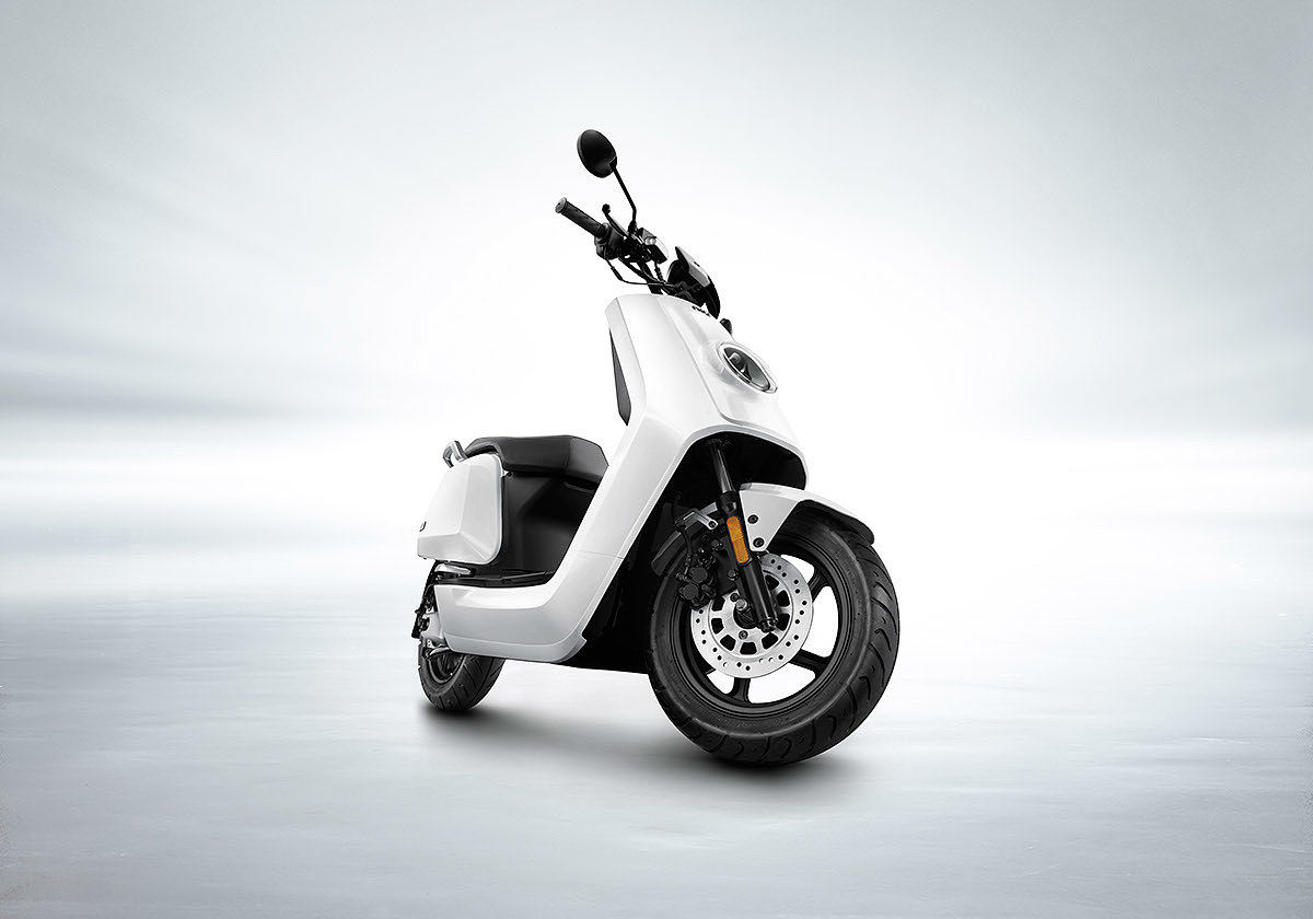 Intelligent electric scooter，Niu，n1，Calf，Panasonic，Bosch ，lithium battery，wheel，automative lighting，GPS anti-theft，