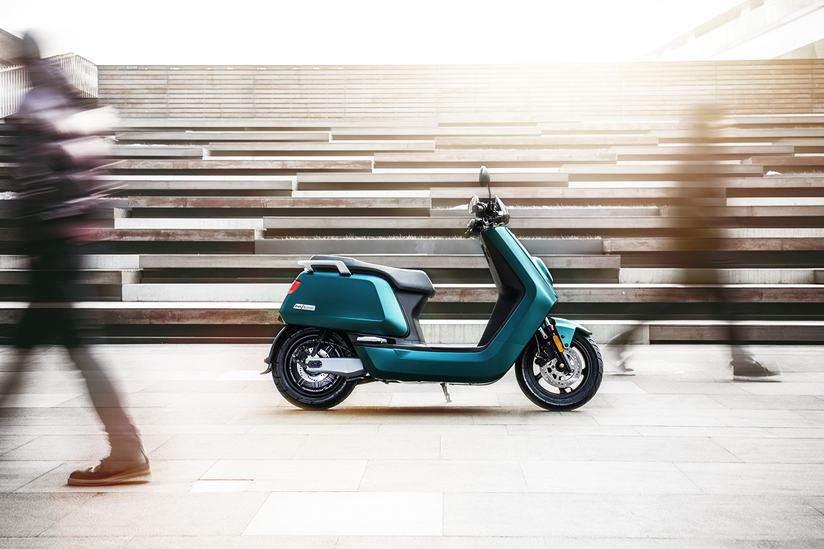 Intelligent electric scooter，Niu，n1，Calf，Panasonic，Bosch ，lithium battery，wheel，automative lighting，GPS anti-theft，