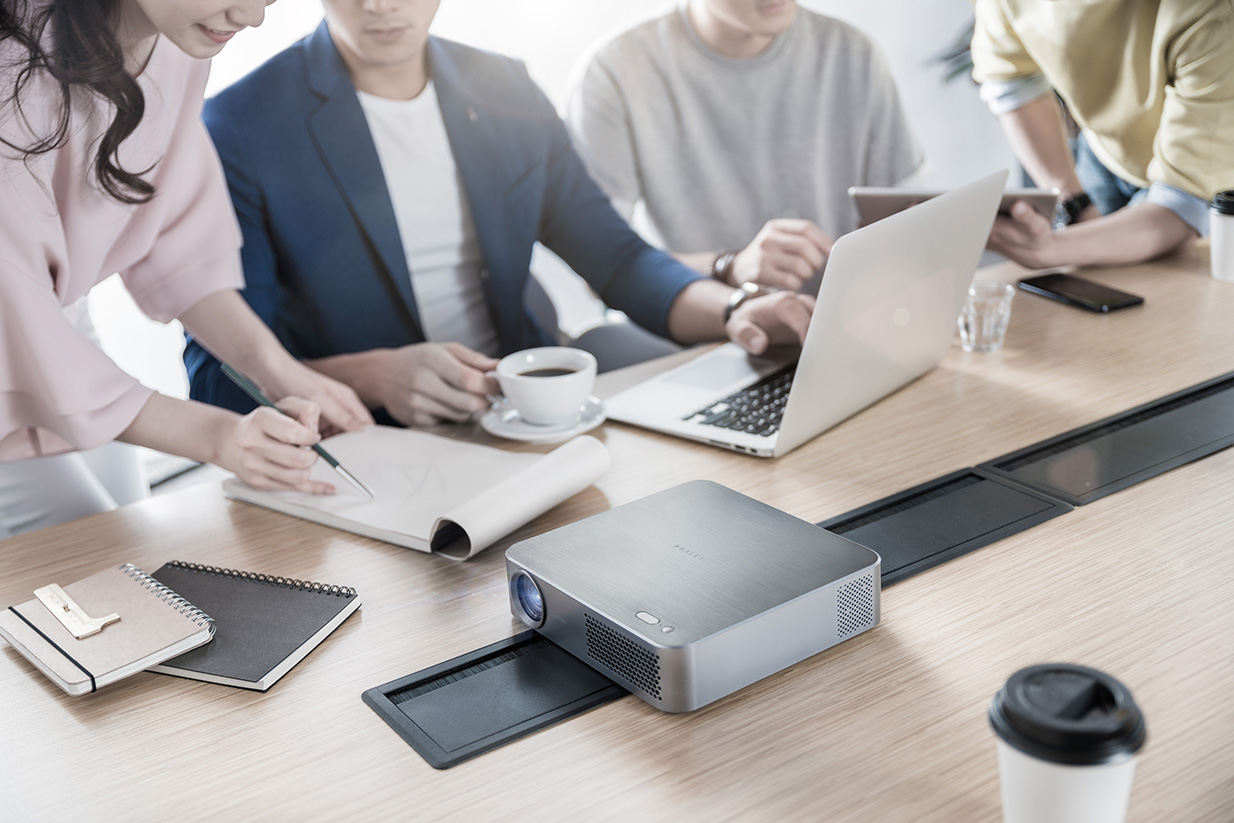 Micro whale，Projector，No TV screen，intelligence，