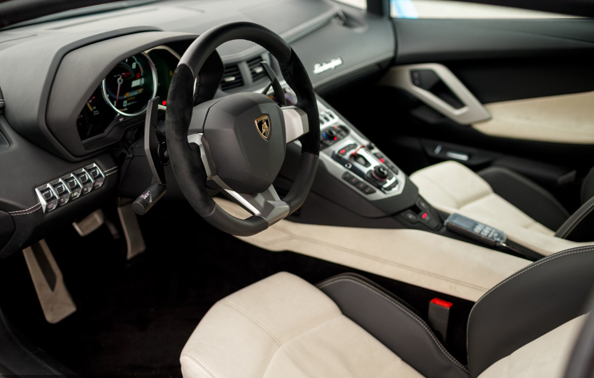 vehicle，industrial design，adventurer，Lamborghini，