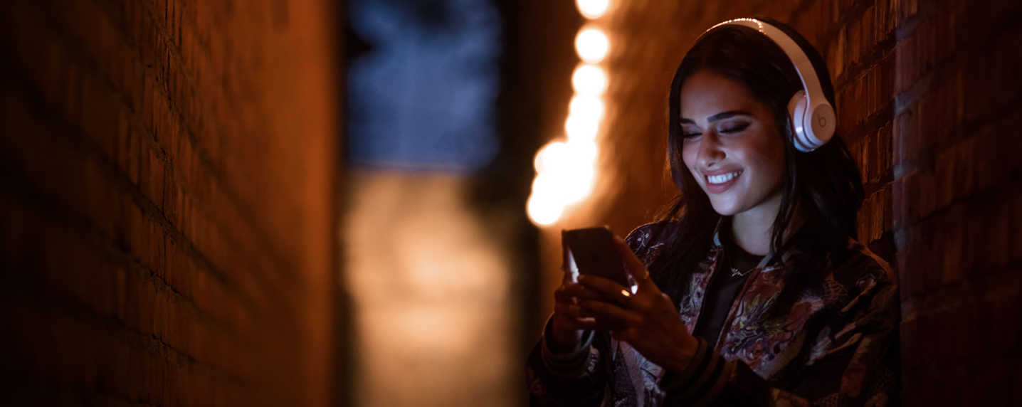 beats，Emotional design，wear，headset，monochrome，