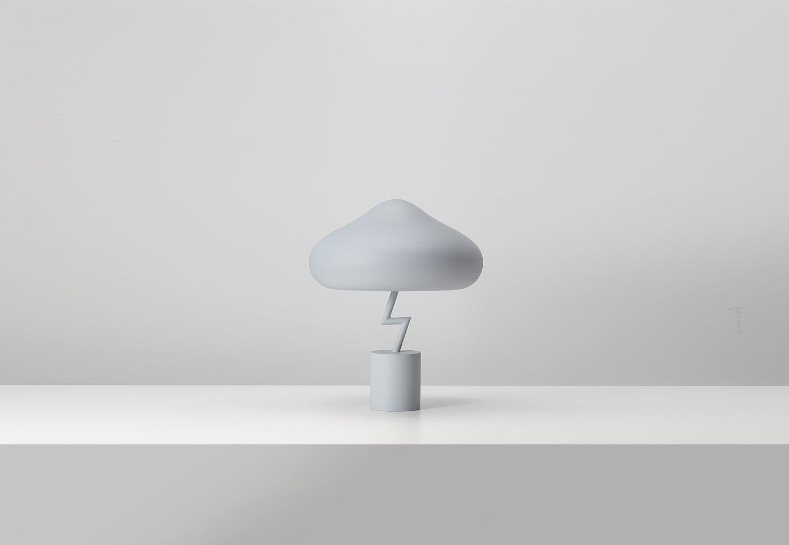 lightning，Desk lamp，originality，industrial design，