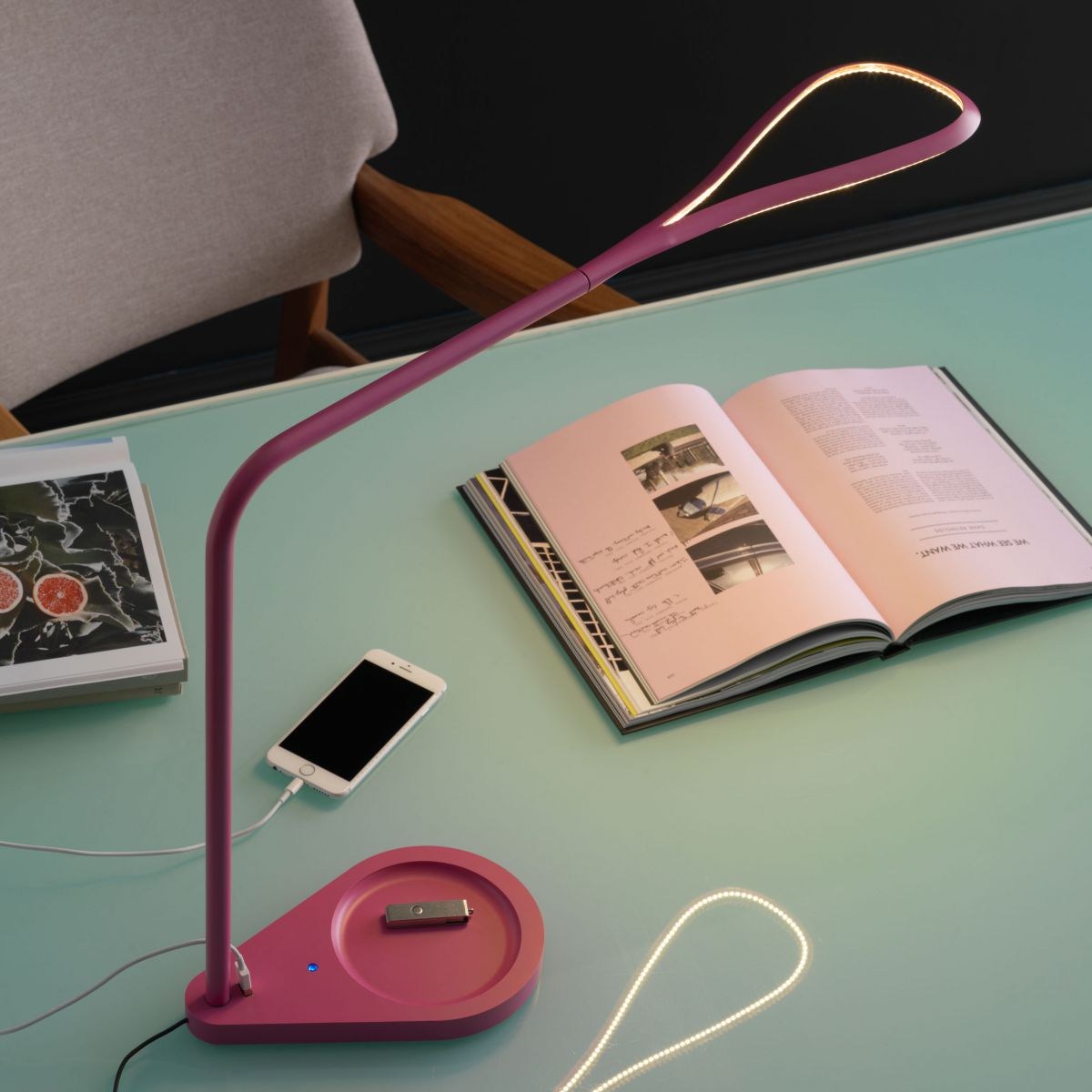 Desk lamp，black and white，pink，Karim，
