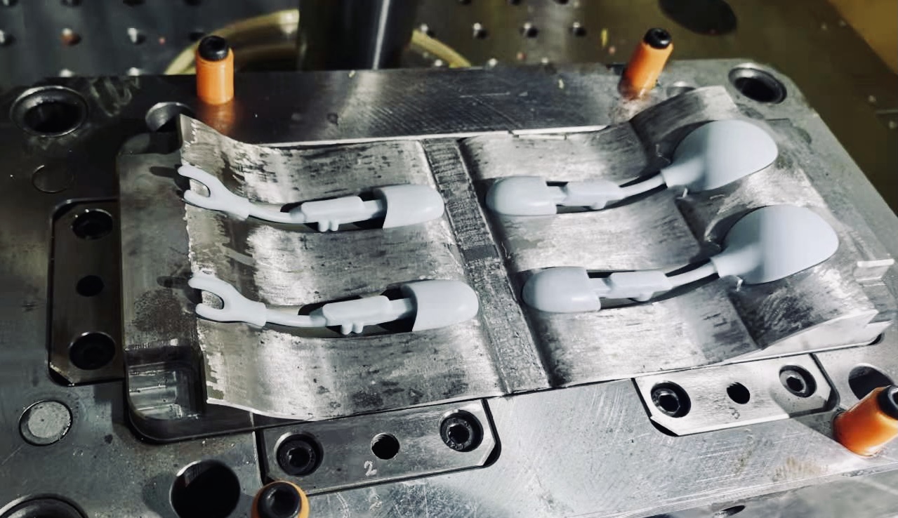 Feeding products，Maternal and infant products，Water cup，tableware，packing design，IP Design，