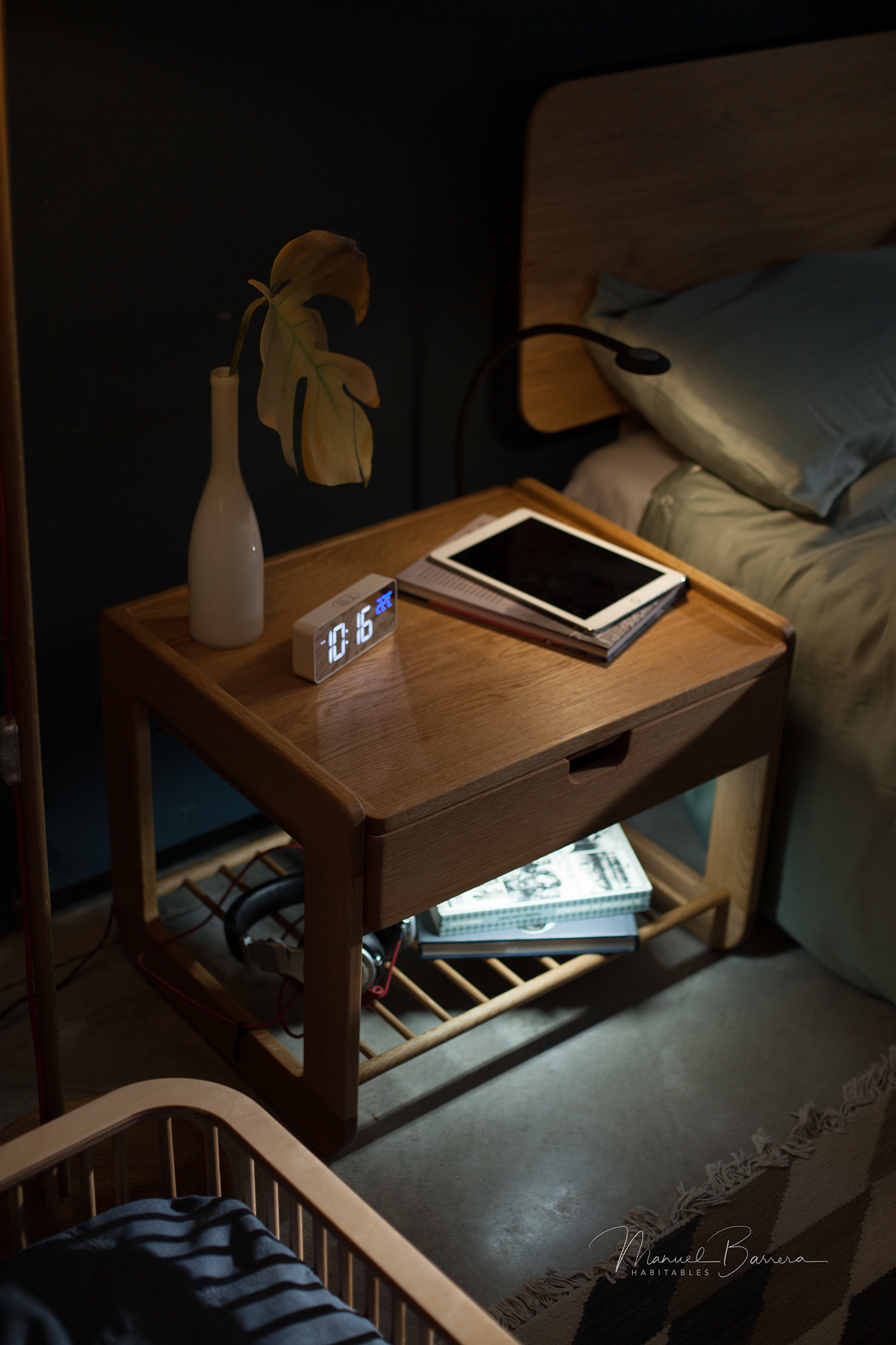 bedside cupboard，wooden ，Retro，